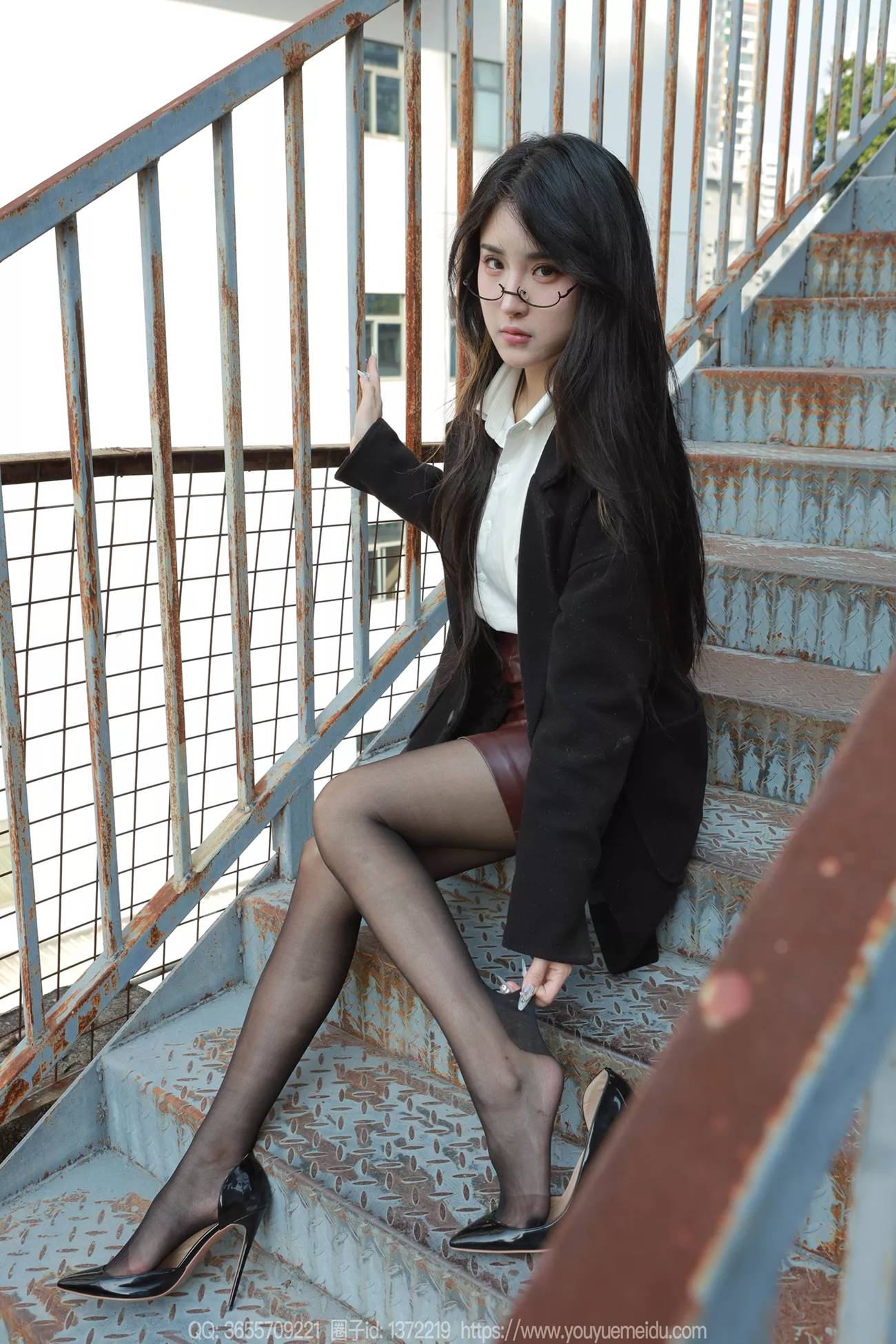 图片[50]-[IESS异思趣向] 2024.12.22 丝享家1930：小宝《眼镜美女》[91P] – 速更版-美库