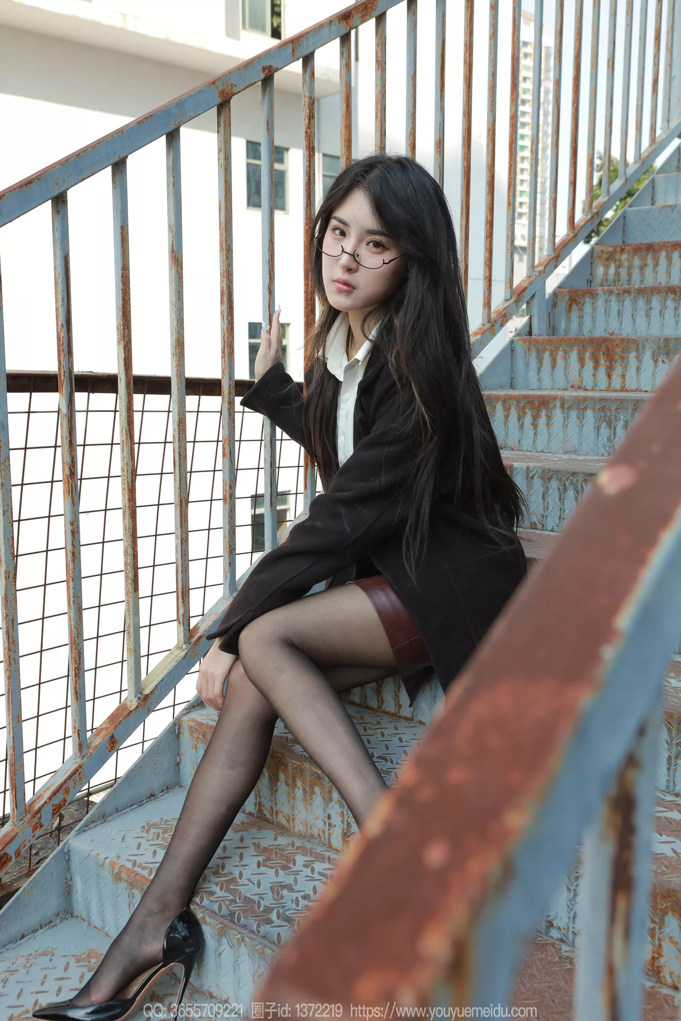 图片[51]-[IESS异思趣向] 2024.12.22 丝享家1930：小宝《眼镜美女》[91P] – 速更版-美库