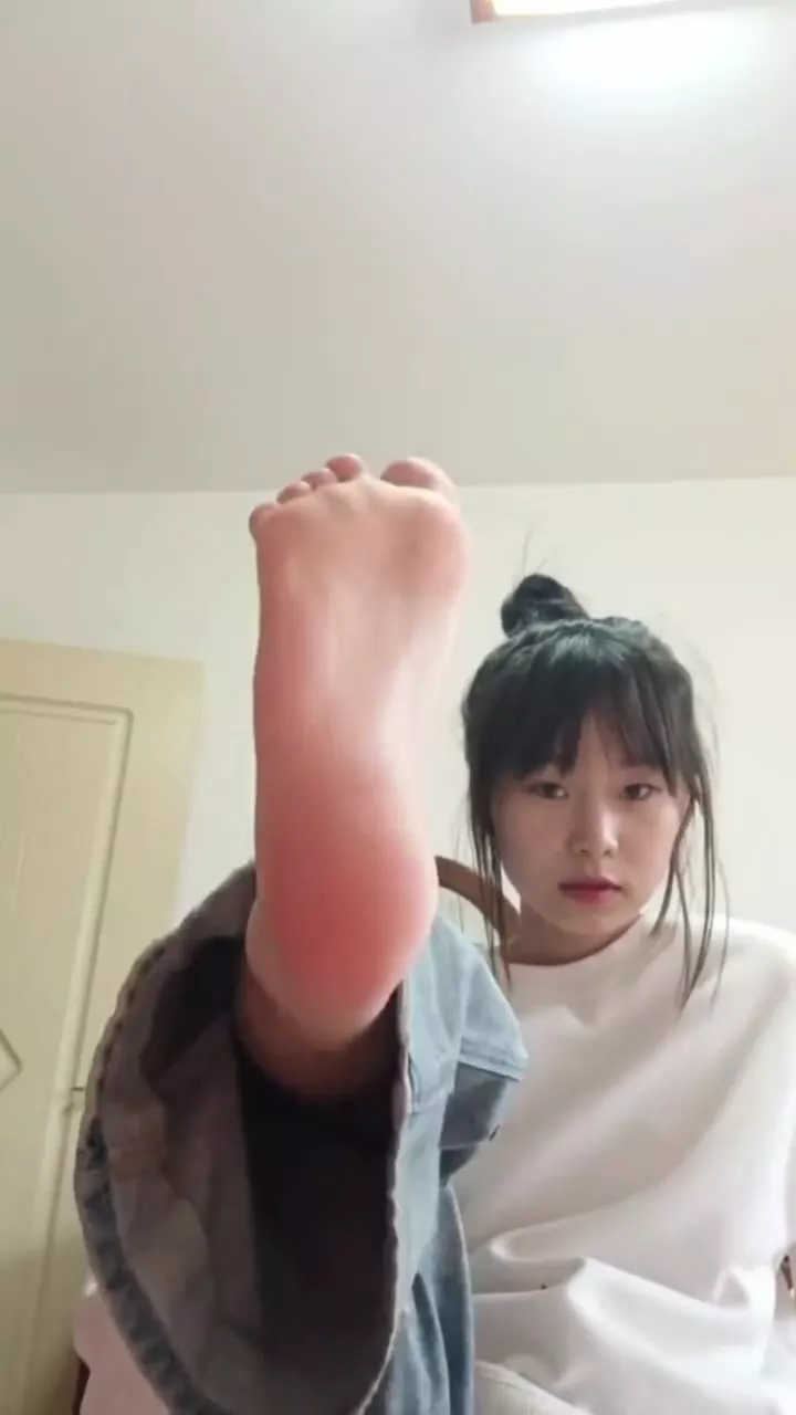 图片[16]-脚模面试脸足同框套路系列-145 [30P] – 速更版-美库