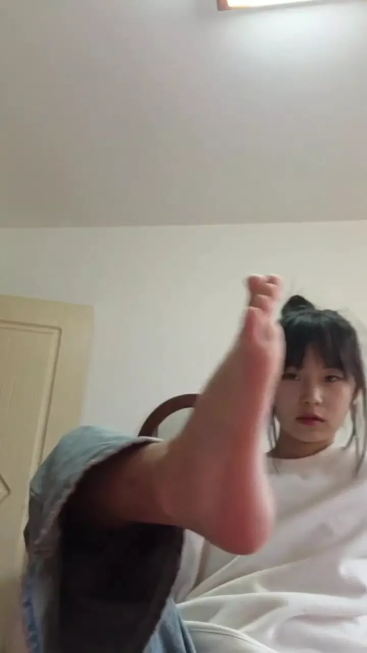 图片[18]-脚模面试脸足同框套路系列-145 [30P] – 速更版-美库