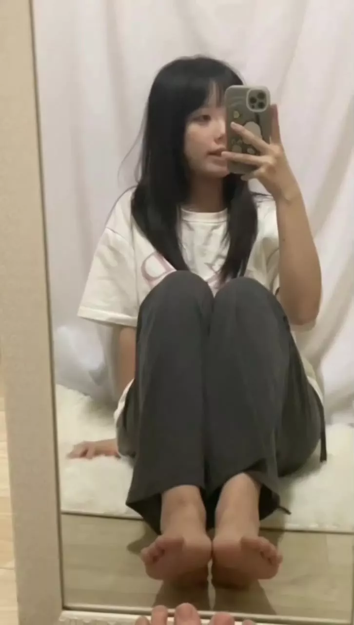 图片[23]-脚模面试脸足同框套路系列-147 [30P] – 速更版-美库