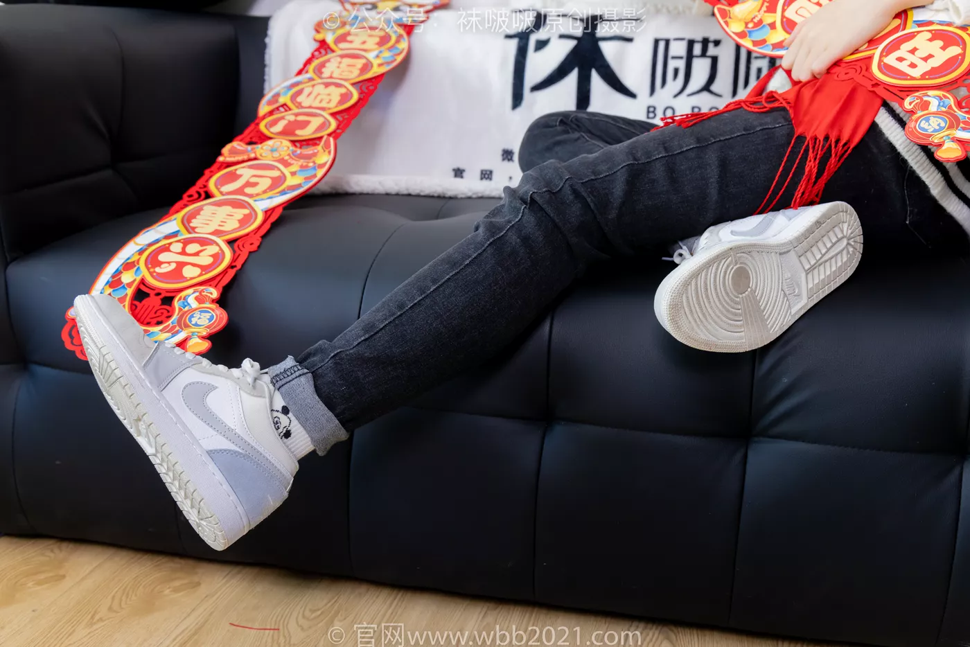 图片[13]-[BoBoSocks袜啵啵]NO.481 糯米-板鞋、白棉袜、裸足、对联迎新春，半脱袜子剧情[118P] – 速更版-美库