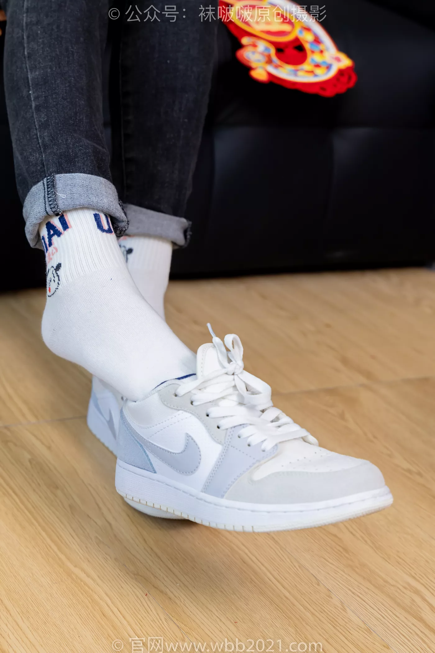 图片[23]-[BoBoSocks袜啵啵]NO.481 糯米-板鞋、白棉袜、裸足、对联迎新春，半脱袜子剧情[118P] – 速更版-美库