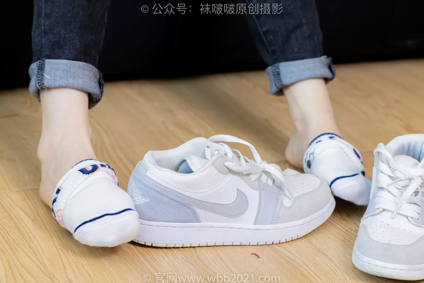 图片[38]-[BoBoSocks袜啵啵]NO.481 糯米-板鞋、白棉袜、裸足、对联迎新春，半脱袜子剧情[118P] – 速更版-美库