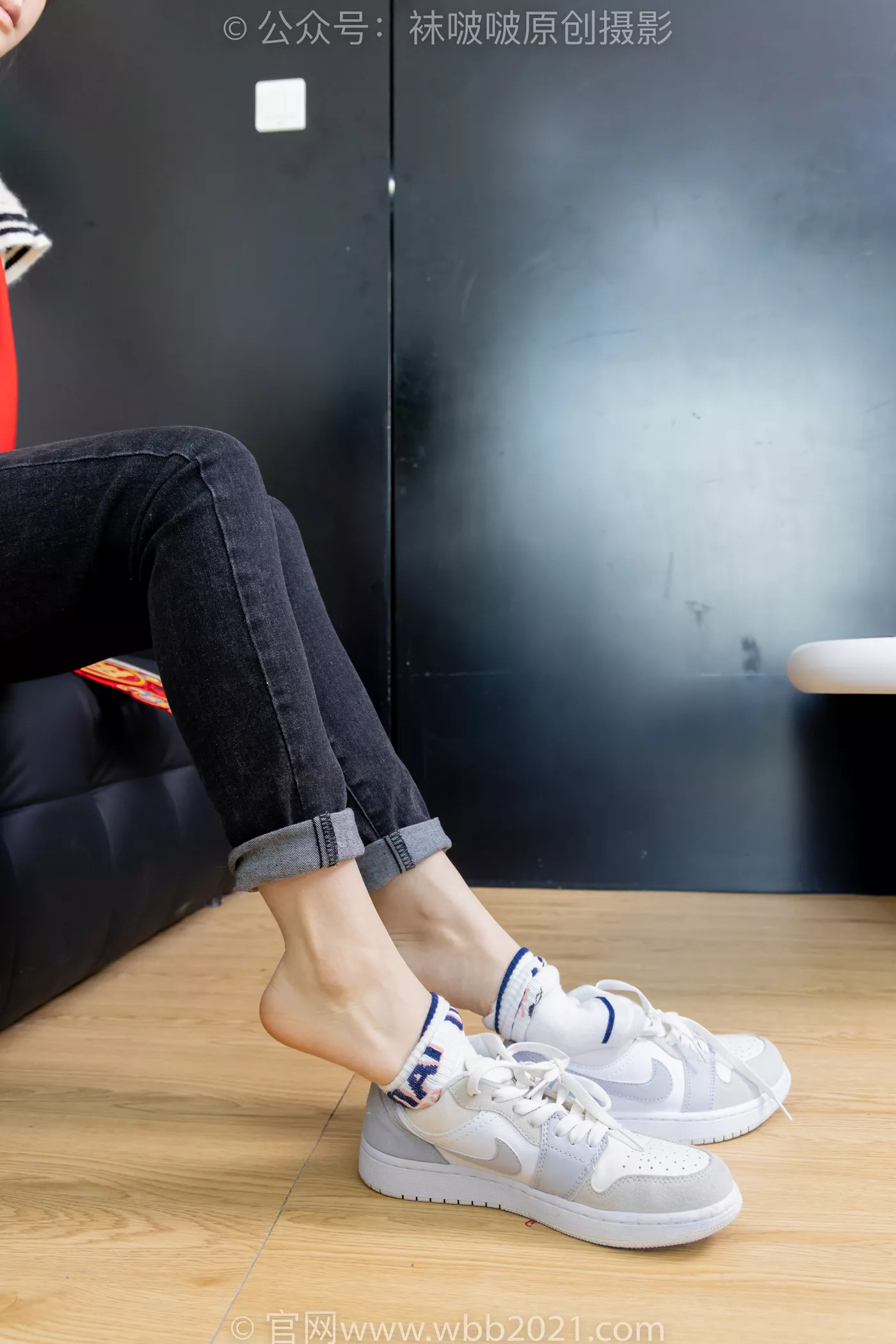 图片[41]-[BoBoSocks袜啵啵]NO.481 糯米-板鞋、白棉袜、裸足、对联迎新春，半脱袜子剧情[118P] – 速更版-美库