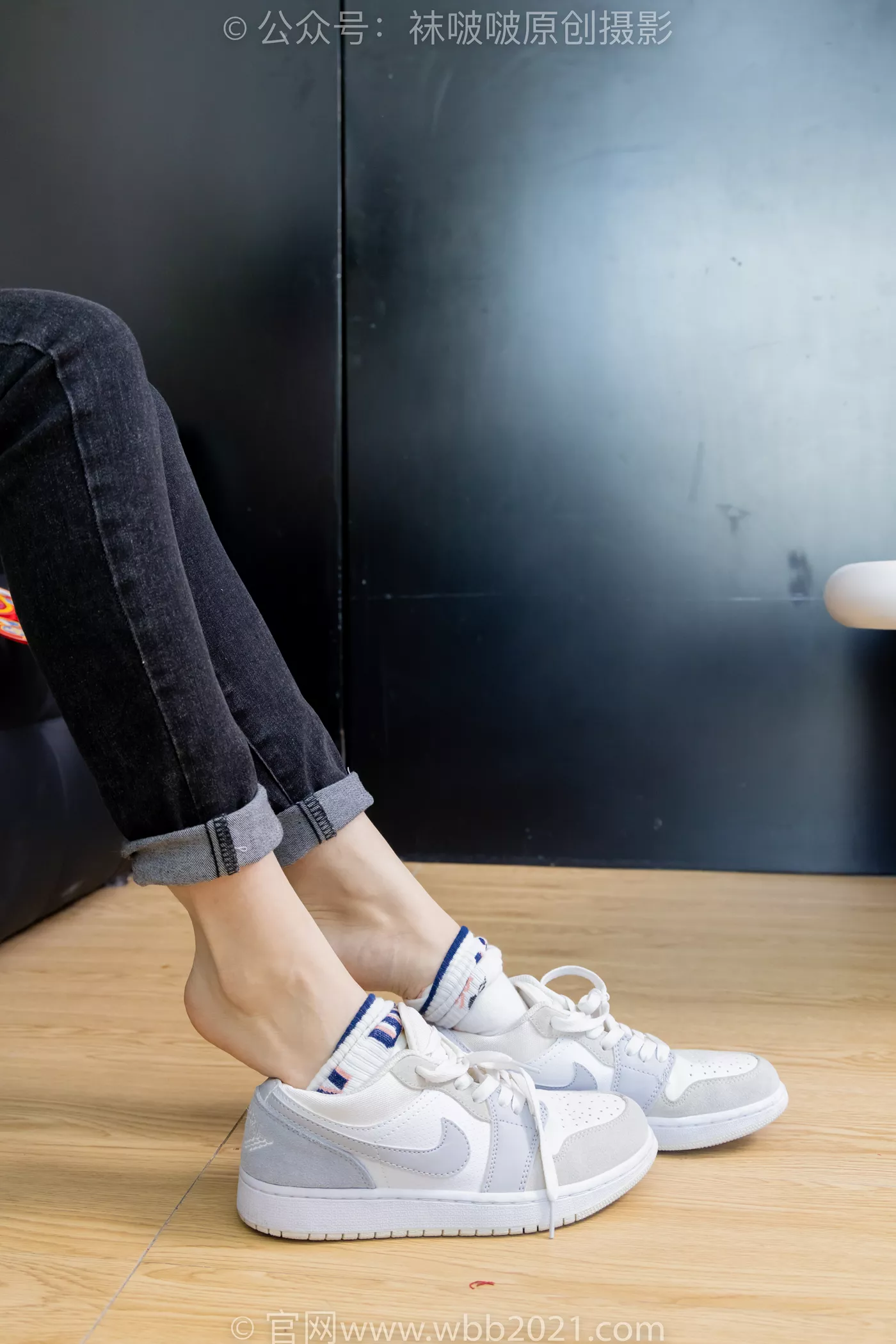 图片[43]-[BoBoSocks袜啵啵]NO.481 糯米-板鞋、白棉袜、裸足、对联迎新春，半脱袜子剧情[118P] – 速更版-美库