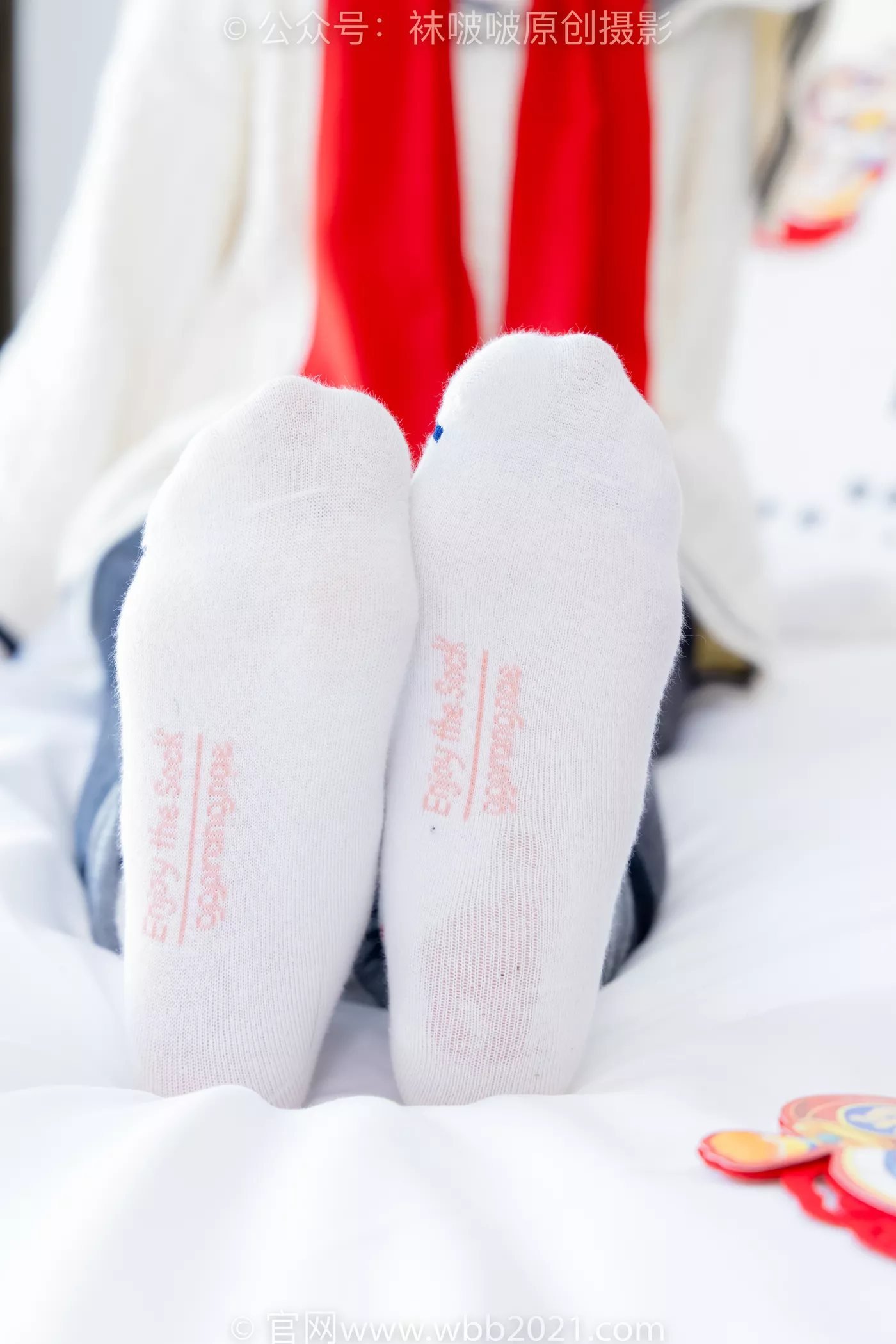 图片[64]-[BoBoSocks袜啵啵]NO.481 糯米-板鞋、白棉袜、裸足、对联迎新春，半脱袜子剧情[118P] – 速更版-美库