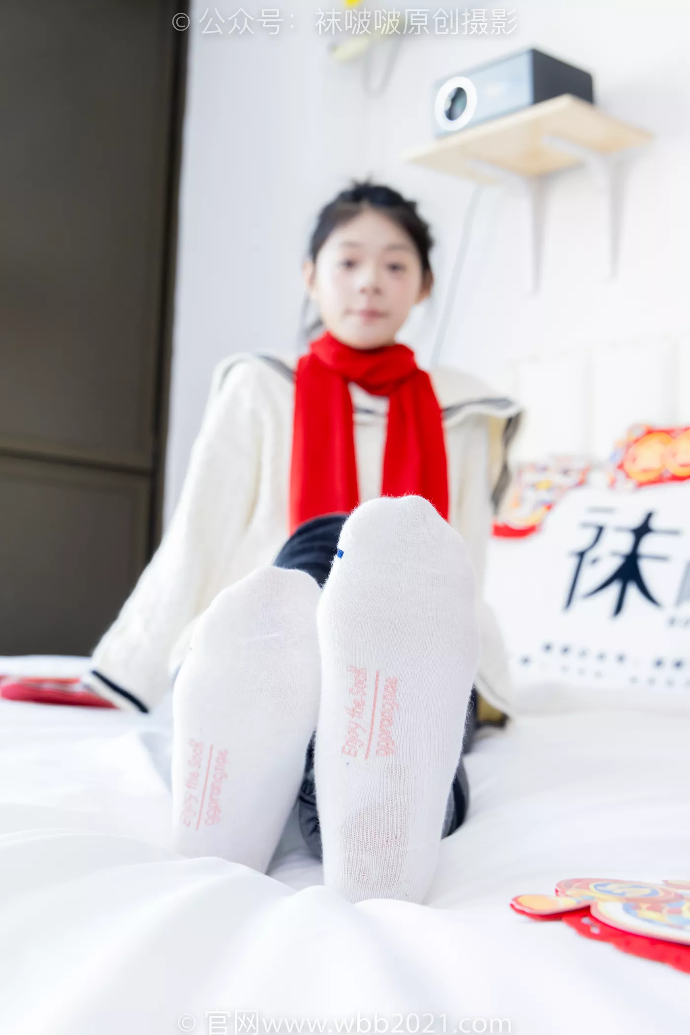 图片[65]-[BoBoSocks袜啵啵]NO.481 糯米-板鞋、白棉袜、裸足、对联迎新春，半脱袜子剧情[118P] – 速更版-美库