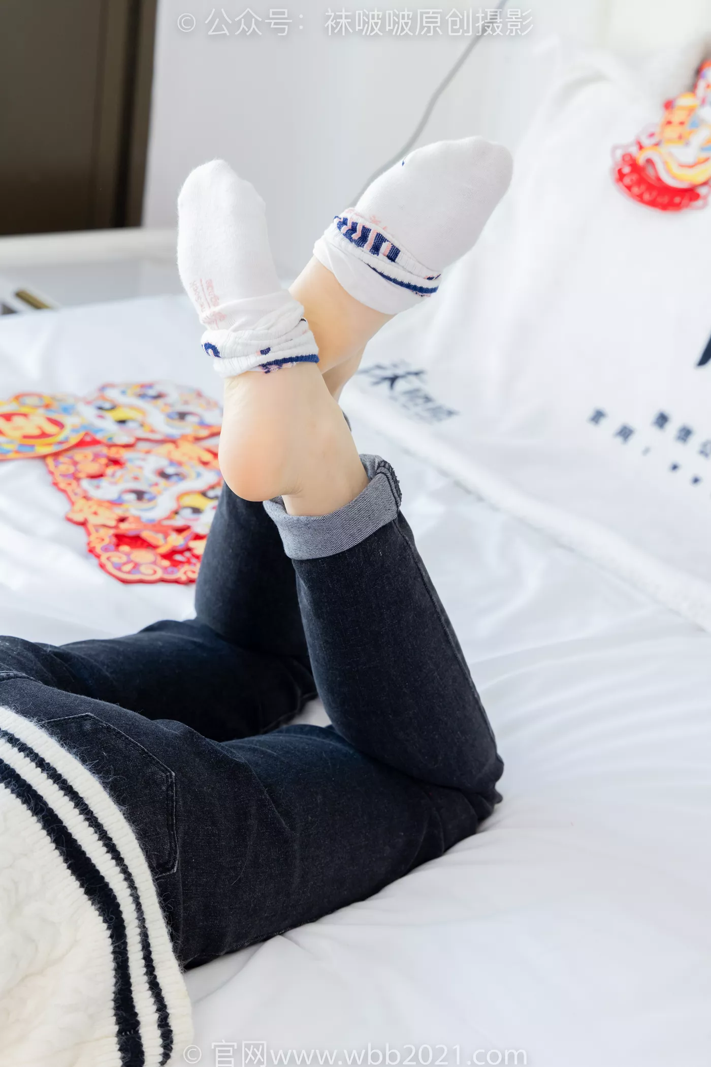 图片[82]-[BoBoSocks袜啵啵]NO.481 糯米-板鞋、白棉袜、裸足、对联迎新春，半脱袜子剧情[118P] – 速更版-美库