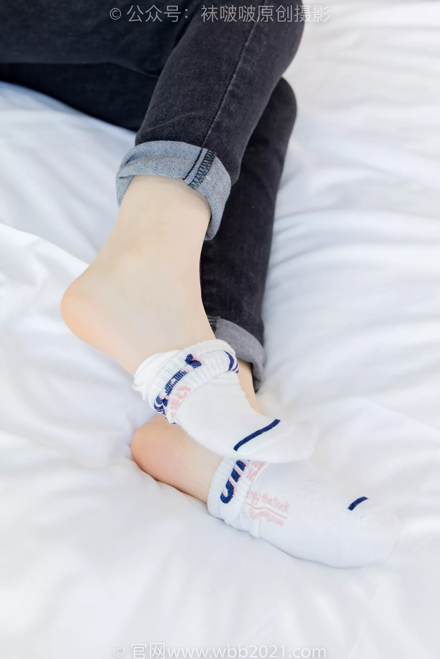 图片[95]-[BoBoSocks袜啵啵]NO.481 糯米-板鞋、白棉袜、裸足、对联迎新春，半脱袜子剧情[118P] – 速更版-美库