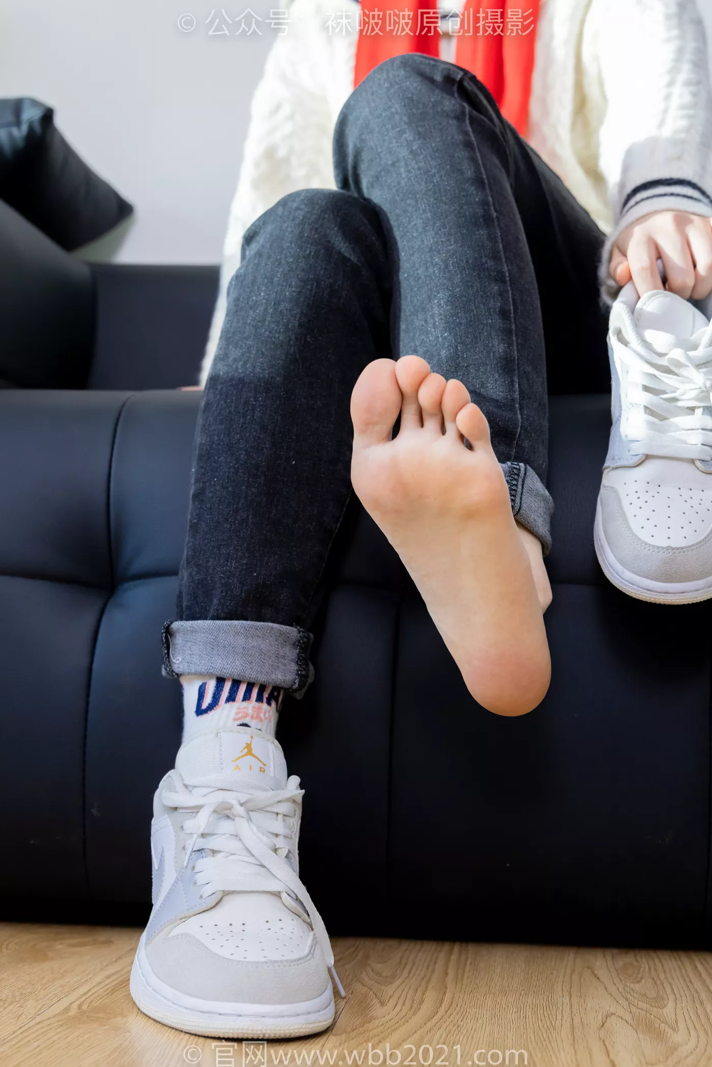 图片[102]-[BoBoSocks袜啵啵]NO.481 糯米-板鞋、白棉袜、裸足、对联迎新春，半脱袜子剧情[118P] – 速更版-美库