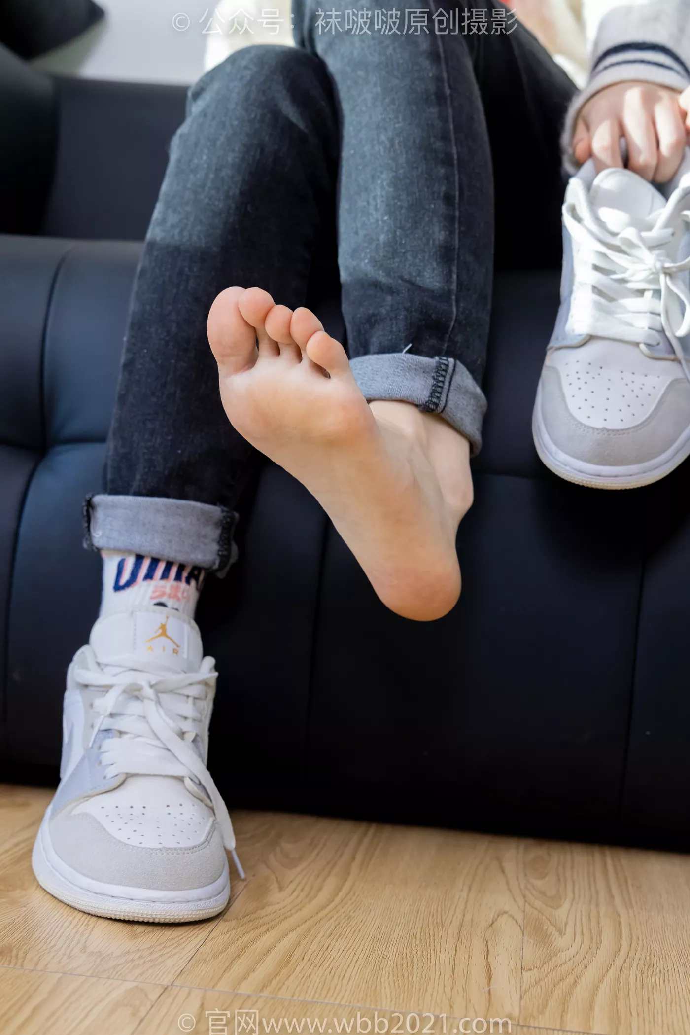 图片[103]-[BoBoSocks袜啵啵]NO.481 糯米-板鞋、白棉袜、裸足、对联迎新春，半脱袜子剧情[118P] – 速更版-美库