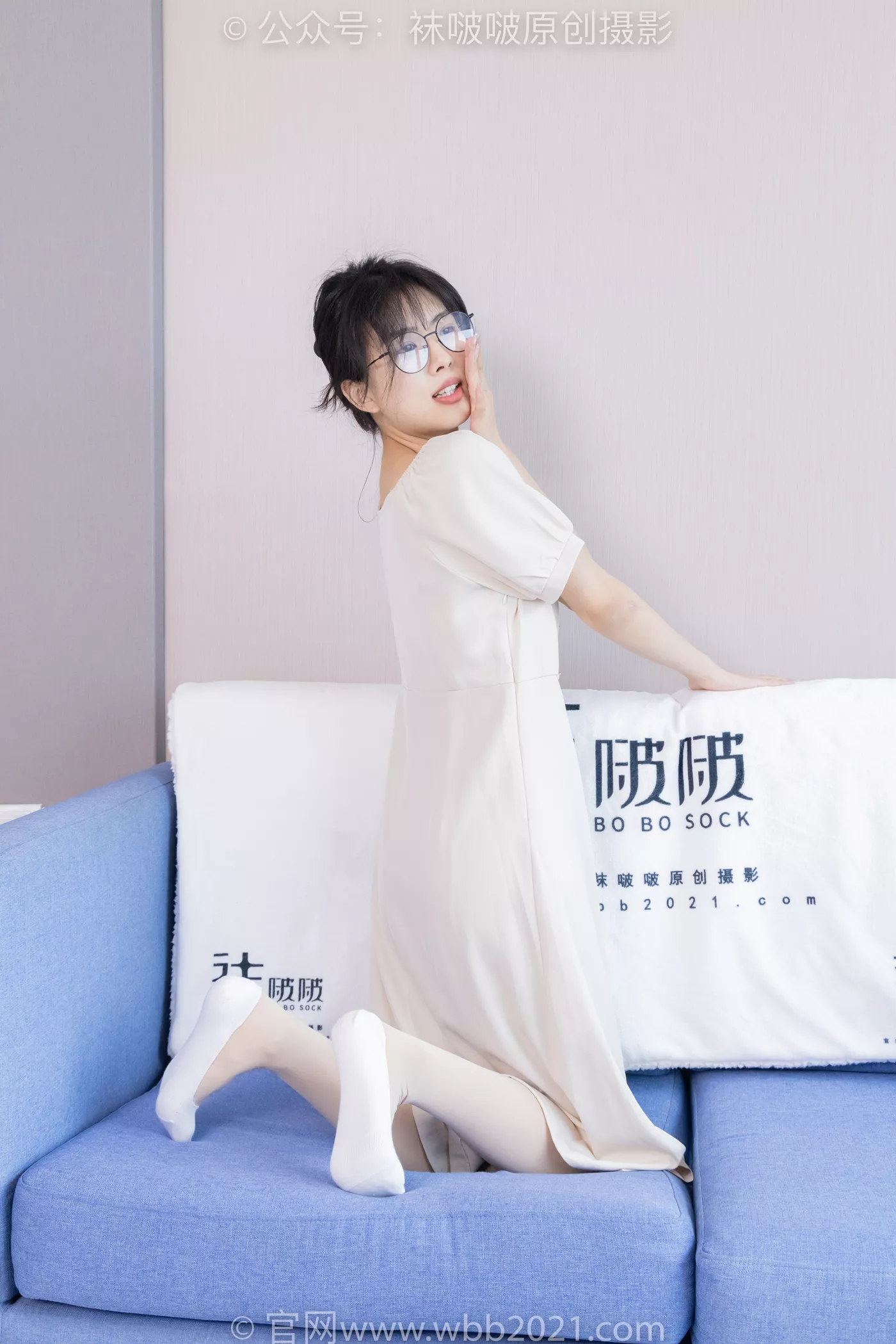 图片[17]-[BoBoSocks袜啵啵]NO.483 奶油-板鞋、白船袜厚肉丝叠穿、厚肉丝、瑜伽动作、船袜和丝袜分别踩葡萄剧情[170P] – 速更版-美库