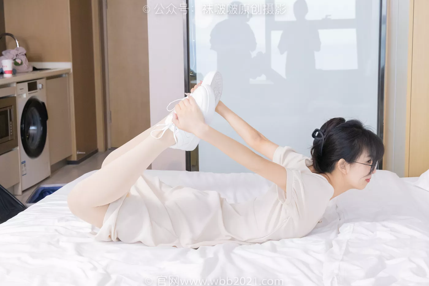 图片[35]-[BoBoSocks袜啵啵]NO.483 奶油-板鞋、白船袜厚肉丝叠穿、厚肉丝、瑜伽动作、船袜和丝袜分别踩葡萄剧情[170P] – 速更版-美库