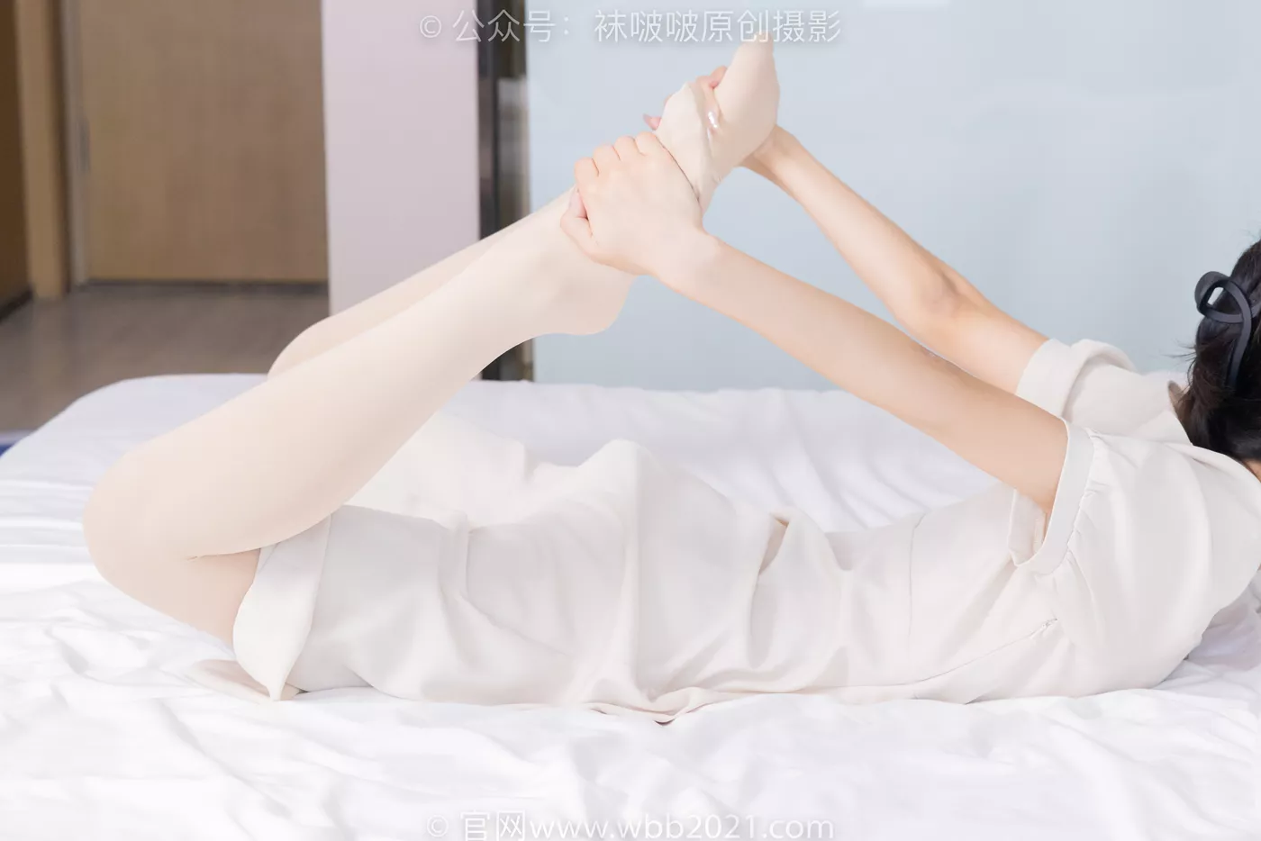 图片[56]-[BoBoSocks袜啵啵]NO.483 奶油-板鞋、白船袜厚肉丝叠穿、厚肉丝、瑜伽动作、船袜和丝袜分别踩葡萄剧情[170P] – 速更版-美库