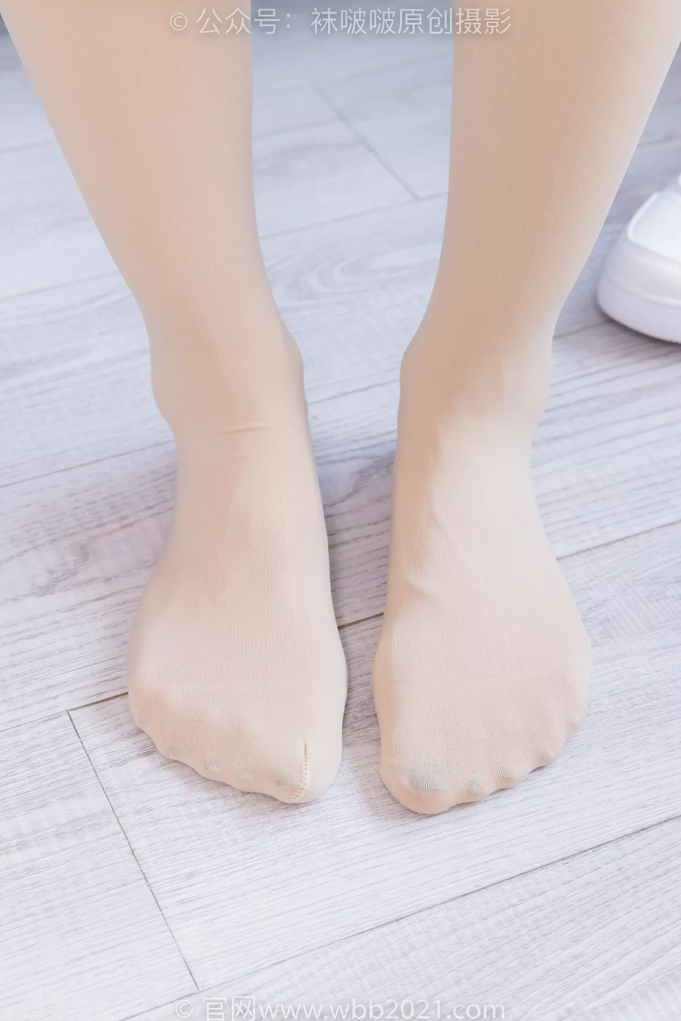 图片[116]-[BoBoSocks袜啵啵]NO.483 奶油-板鞋、白船袜厚肉丝叠穿、厚肉丝、瑜伽动作、船袜和丝袜分别踩葡萄剧情[170P] – 速更版-美库