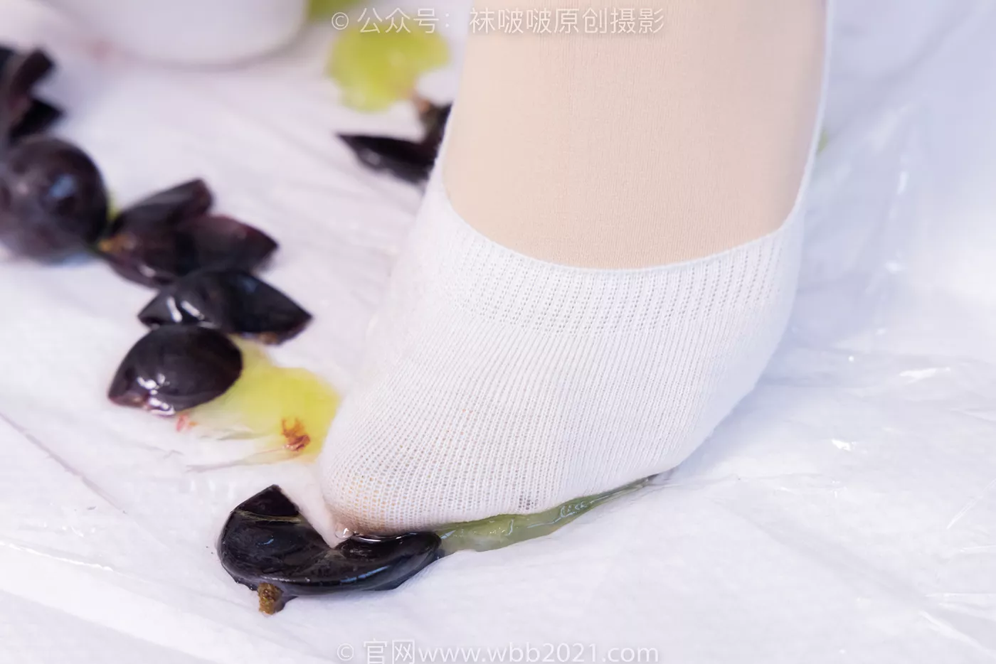 图片[139]-[BoBoSocks袜啵啵]NO.483 奶油-板鞋、白船袜厚肉丝叠穿、厚肉丝、瑜伽动作、船袜和丝袜分别踩葡萄剧情[170P] – 速更版-美库