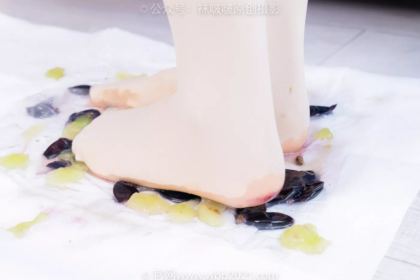 图片[166]-[BoBoSocks袜啵啵]NO.483 奶油-板鞋、白船袜厚肉丝叠穿、厚肉丝、瑜伽动作、船袜和丝袜分别踩葡萄剧情[170P] – 速更版-美库