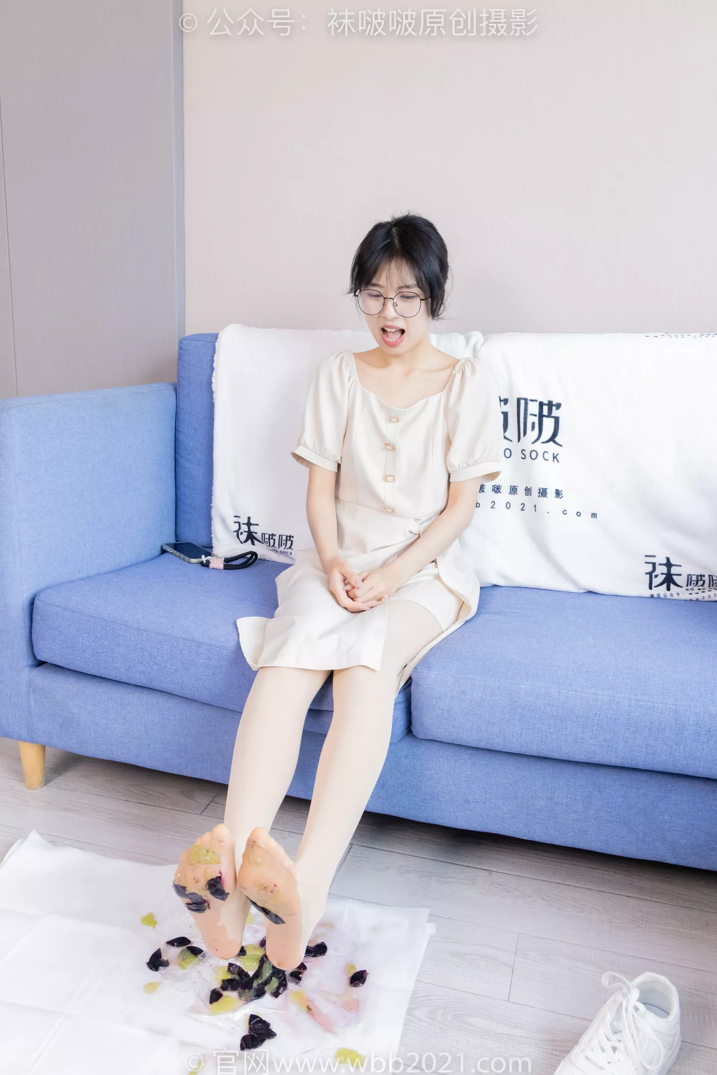 图片[171]-[BoBoSocks袜啵啵]NO.483 奶油-板鞋、白船袜厚肉丝叠穿、厚肉丝、瑜伽动作、船袜和丝袜分别踩葡萄剧情[170P] – 速更版-美库