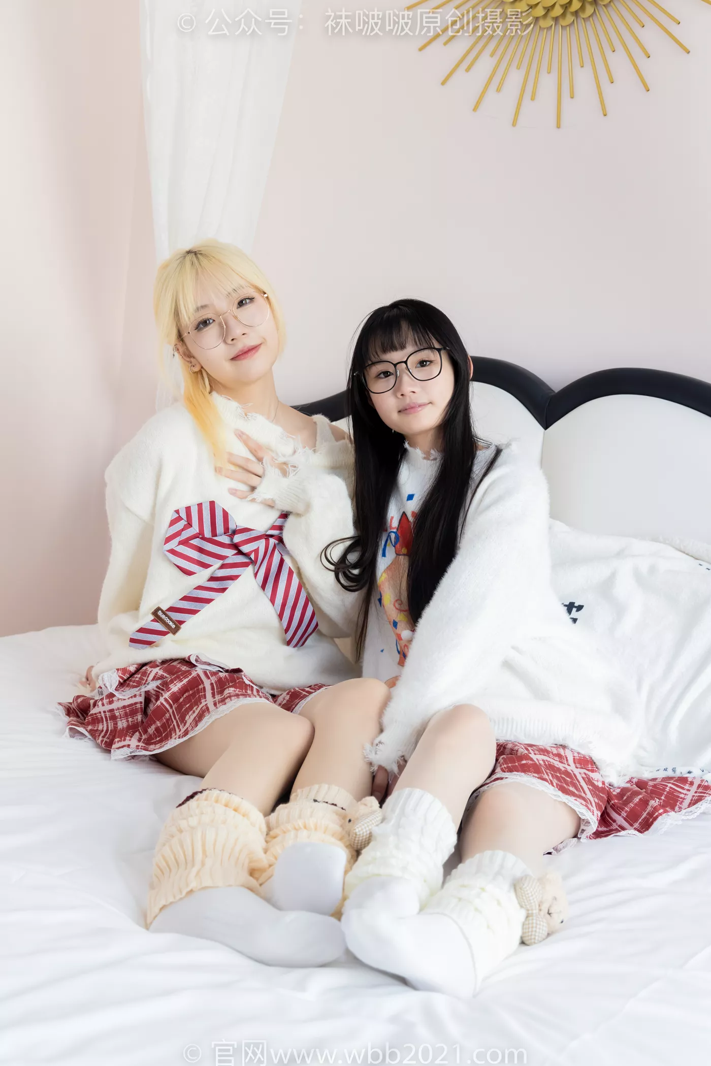 图片[39]-[BoBoSocks袜啵啵]NO.484 小甜豆甜甜圈-两双板鞋、油亮肉丝、堆堆袜套、白棉袜、脚对脚 斗脚 手互相挠脚剧情[100P] – 速更版-美库