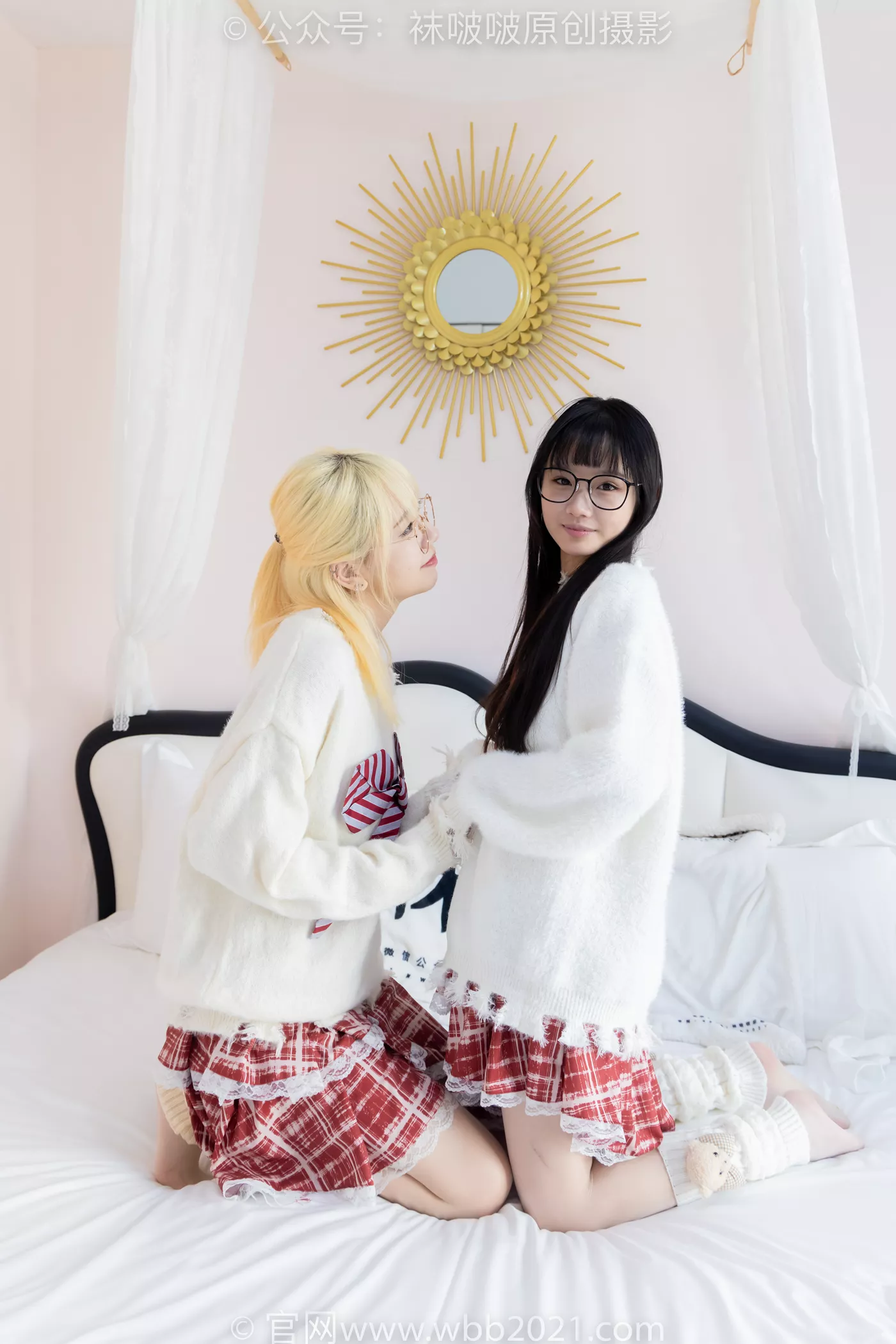 图片[58]-[BoBoSocks袜啵啵]NO.484 小甜豆甜甜圈-两双板鞋、油亮肉丝、堆堆袜套、白棉袜、脚对脚 斗脚 手互相挠脚剧情[100P] – 速更版-美库