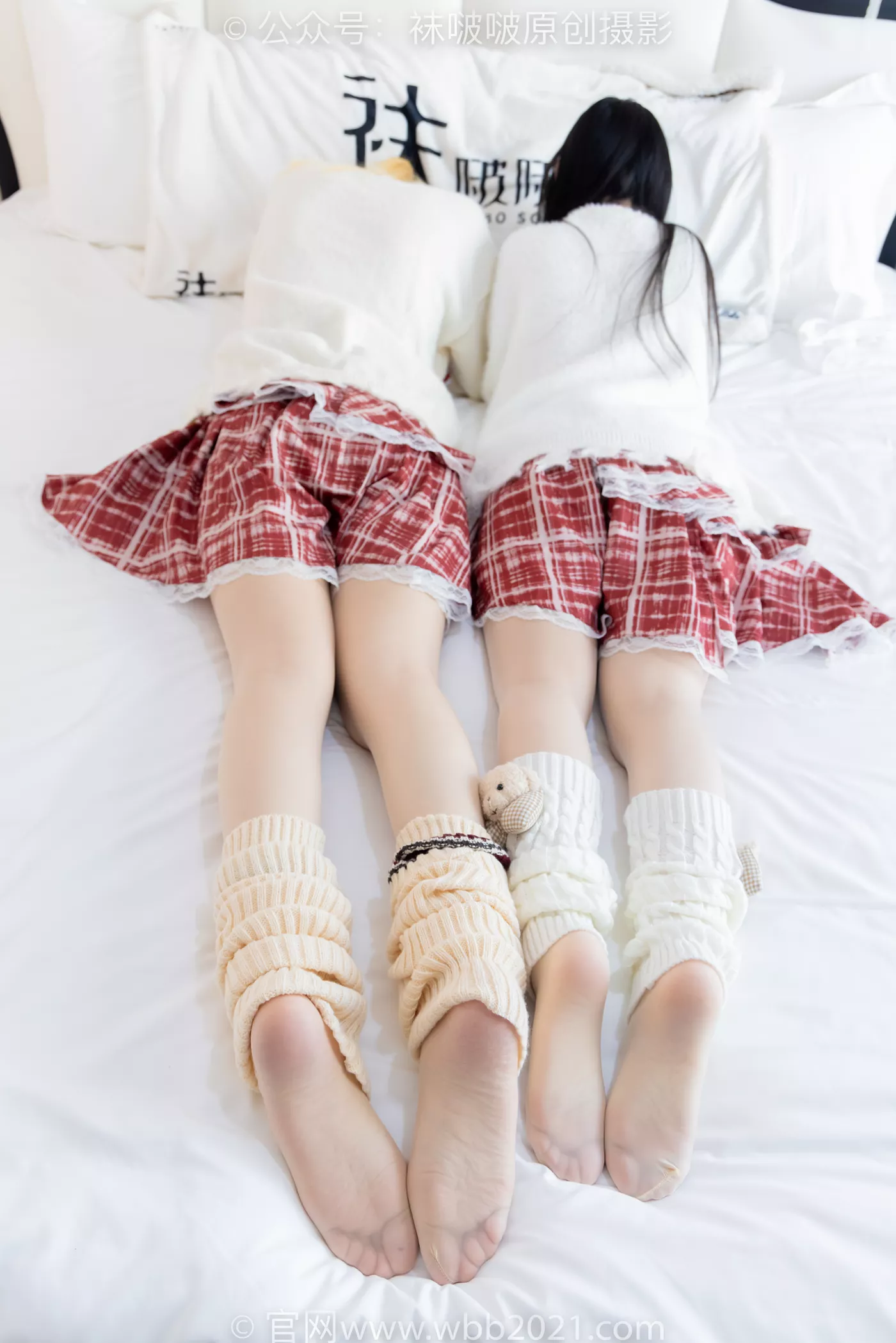 图片[62]-[BoBoSocks袜啵啵]NO.484 小甜豆甜甜圈-两双板鞋、油亮肉丝、堆堆袜套、白棉袜、脚对脚 斗脚 手互相挠脚剧情[100P] – 速更版-美库