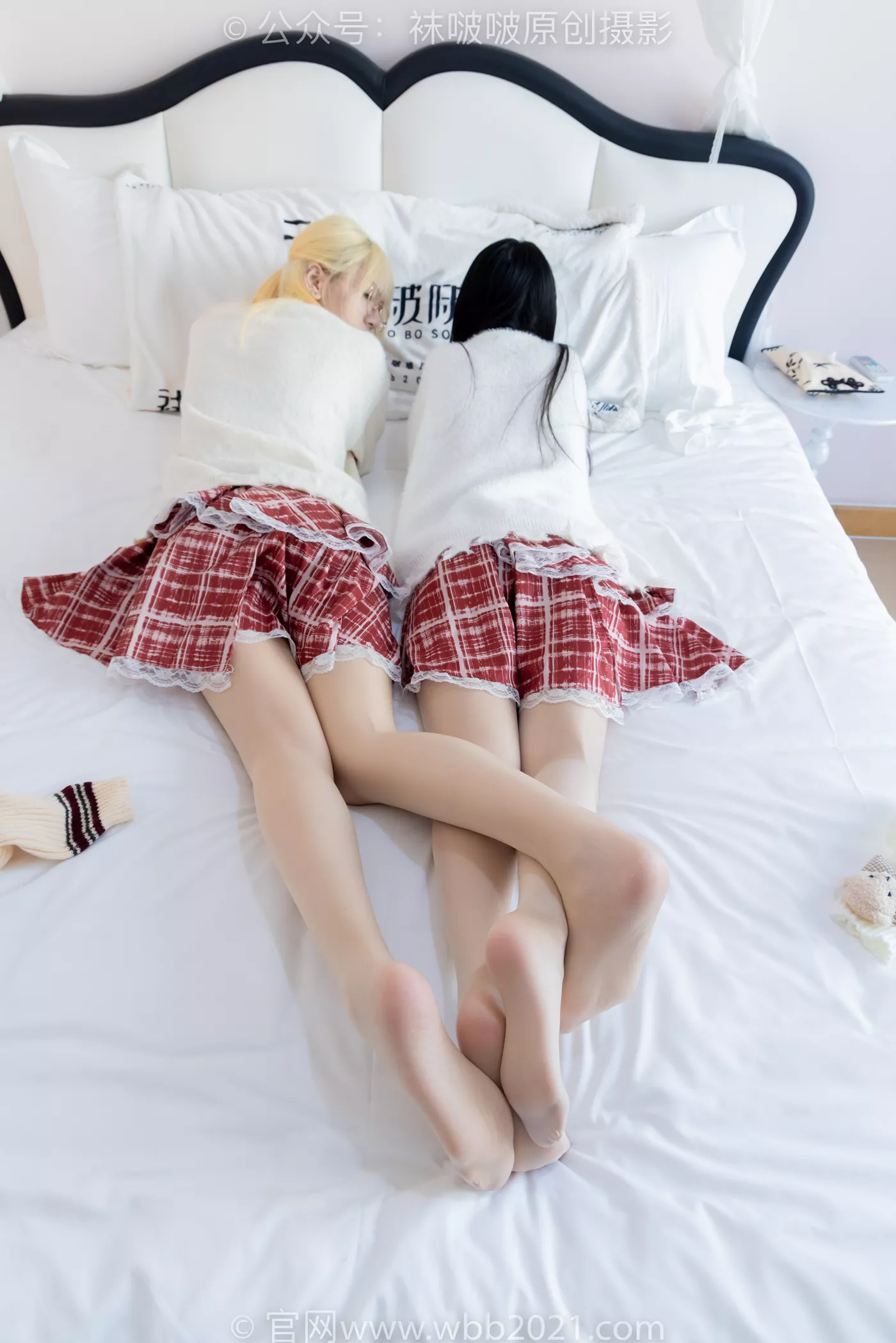 图片[66]-[BoBoSocks袜啵啵]NO.484 小甜豆甜甜圈-两双板鞋、油亮肉丝、堆堆袜套、白棉袜、脚对脚 斗脚 手互相挠脚剧情[100P] – 速更版-美库