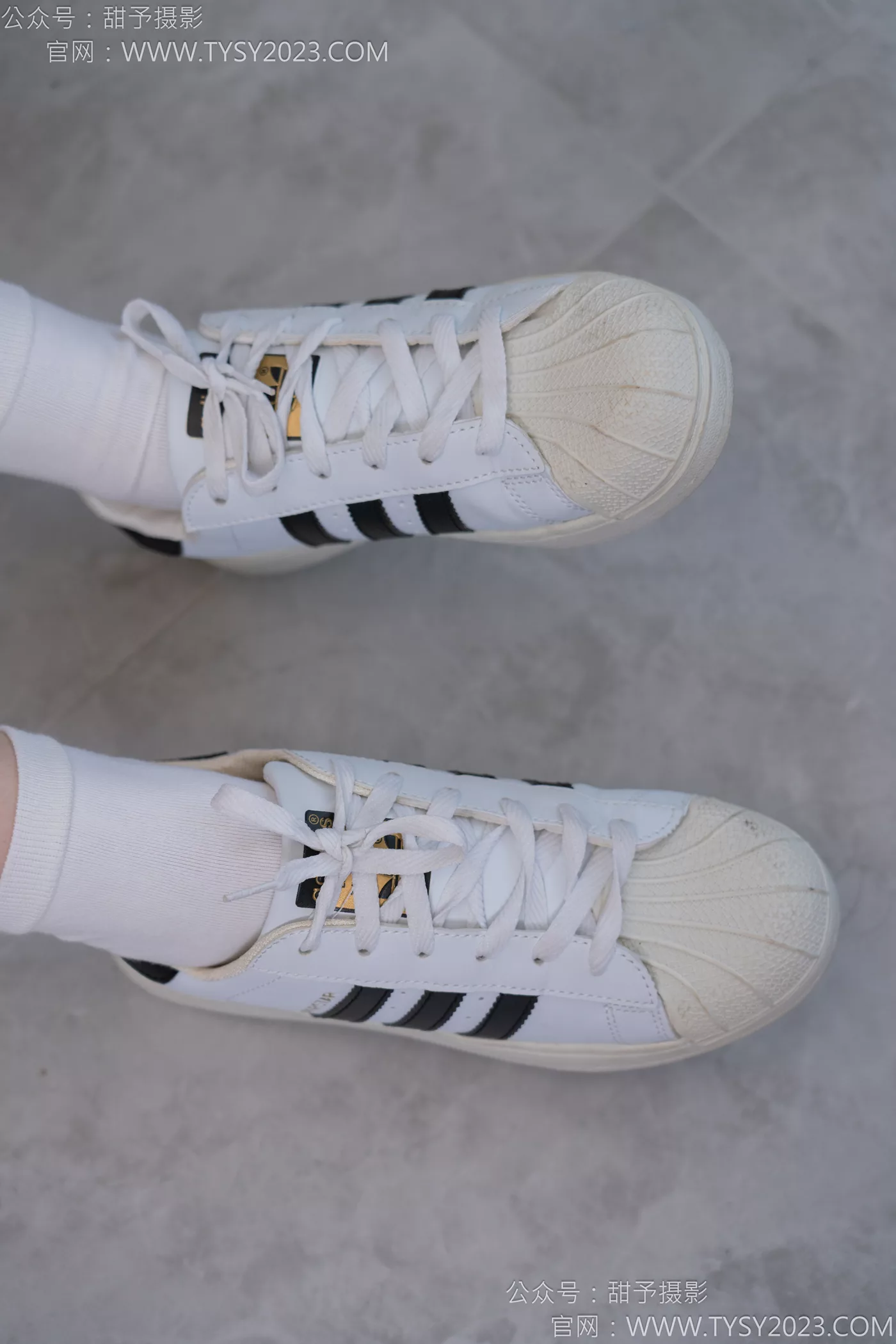 图片[15]-甜予摄影 NO.116 璇璇-板鞋、白棉袜、裸足[128P] – 速更版-美库