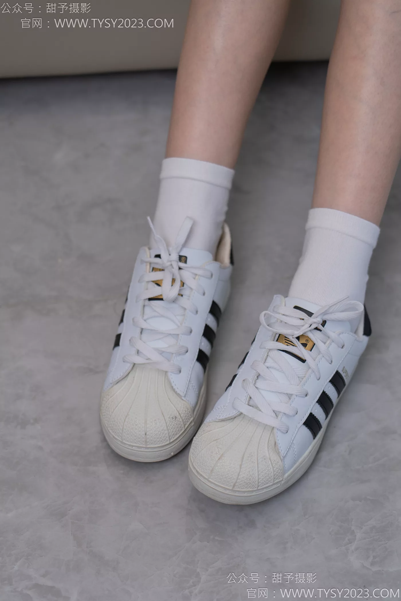 图片[18]-甜予摄影 NO.116 璇璇-板鞋、白棉袜、裸足[128P] – 速更版-美库