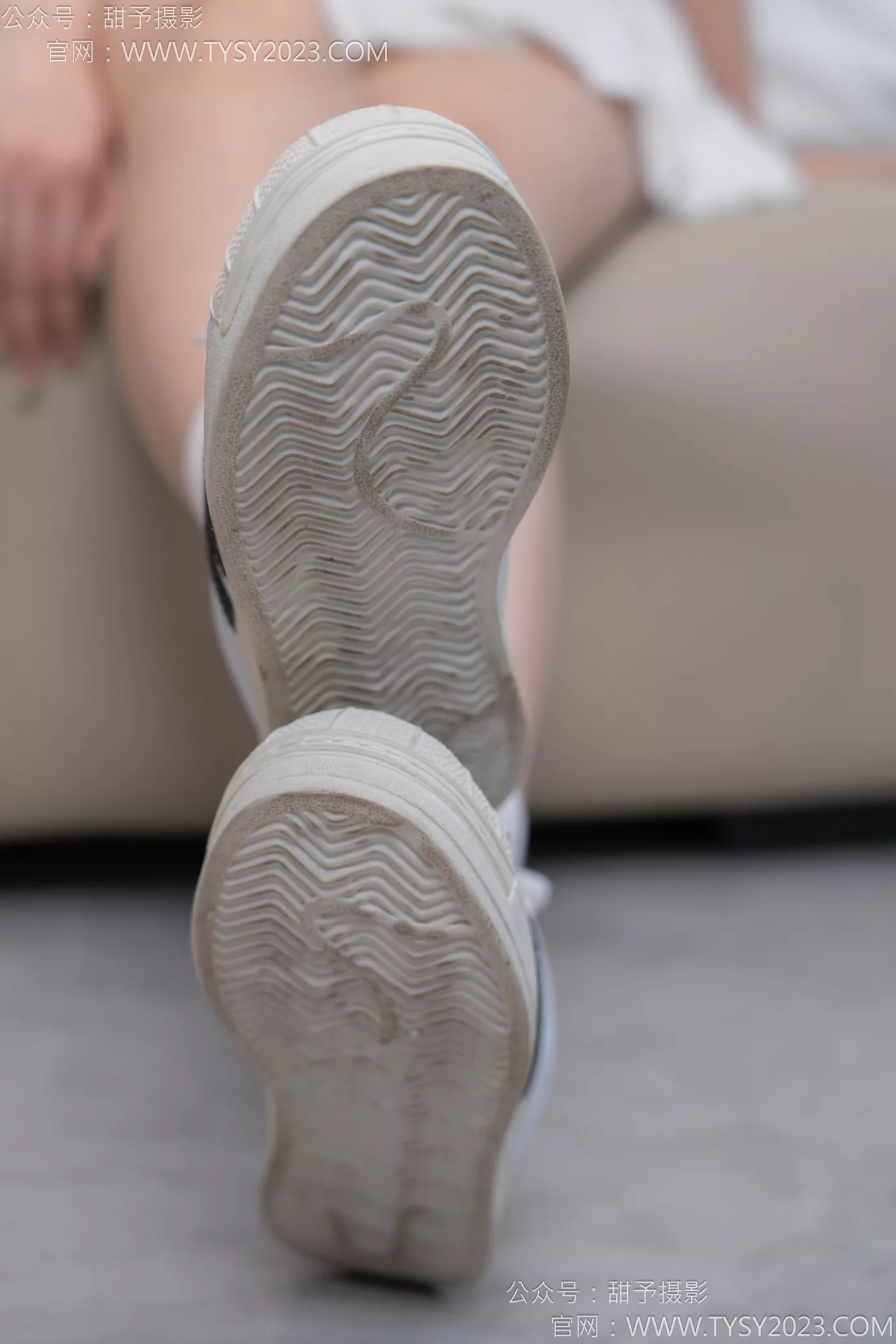 图片[20]-甜予摄影 NO.116 璇璇-板鞋、白棉袜、裸足[128P] – 速更版-美库