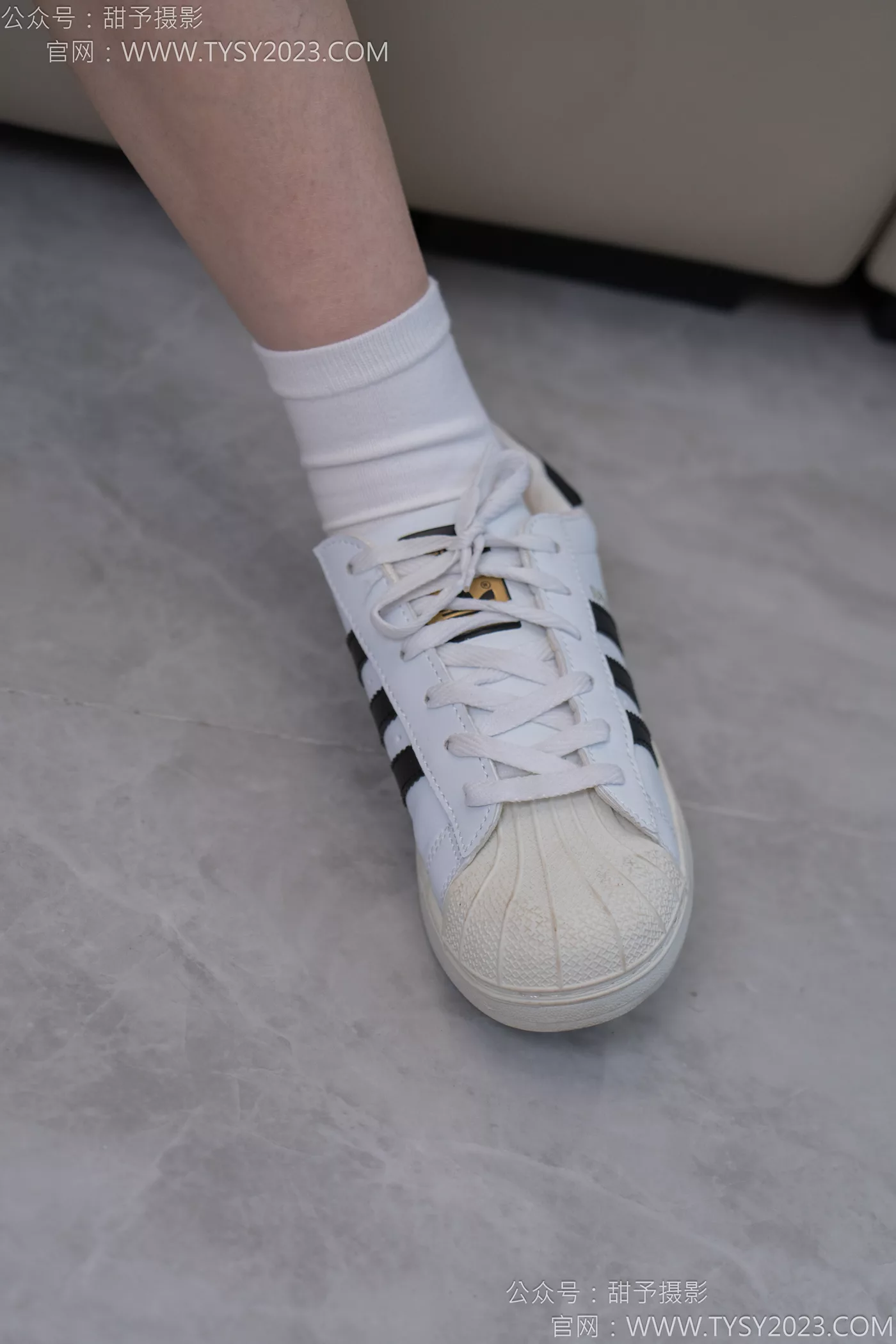 图片[25]-甜予摄影 NO.116 璇璇-板鞋、白棉袜、裸足[128P] – 速更版-美库