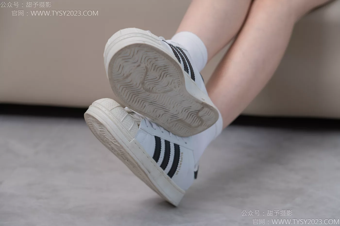 图片[28]-甜予摄影 NO.116 璇璇-板鞋、白棉袜、裸足[128P] – 速更版-美库