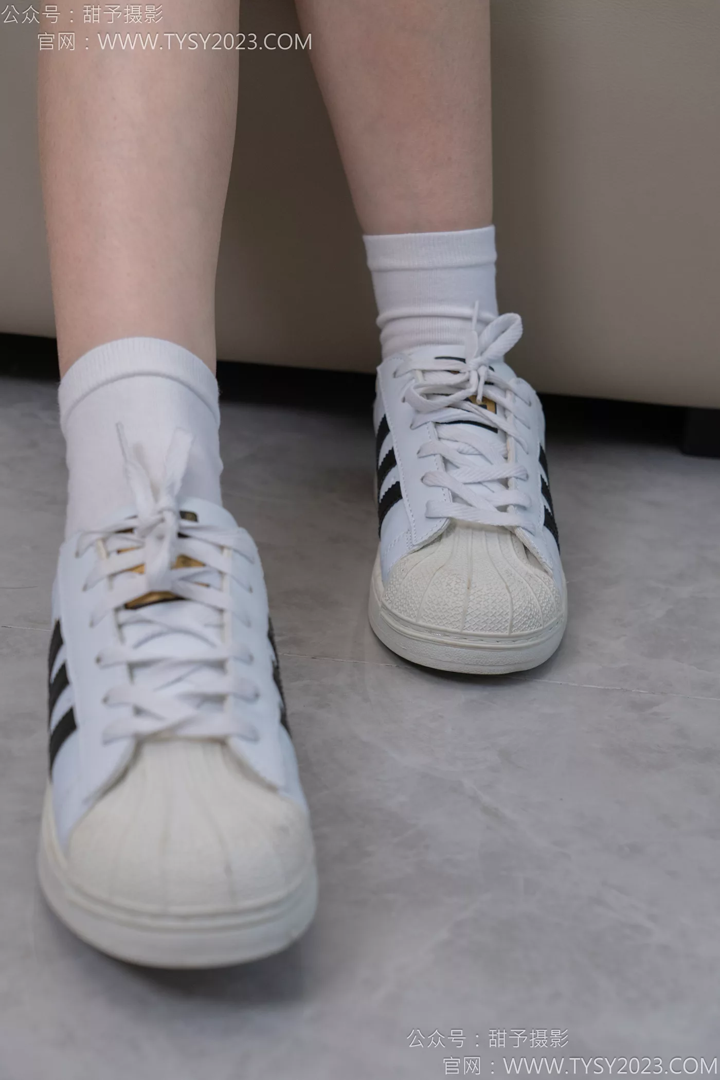 图片[35]-甜予摄影 NO.116 璇璇-板鞋、白棉袜、裸足[128P] – 速更版-美库