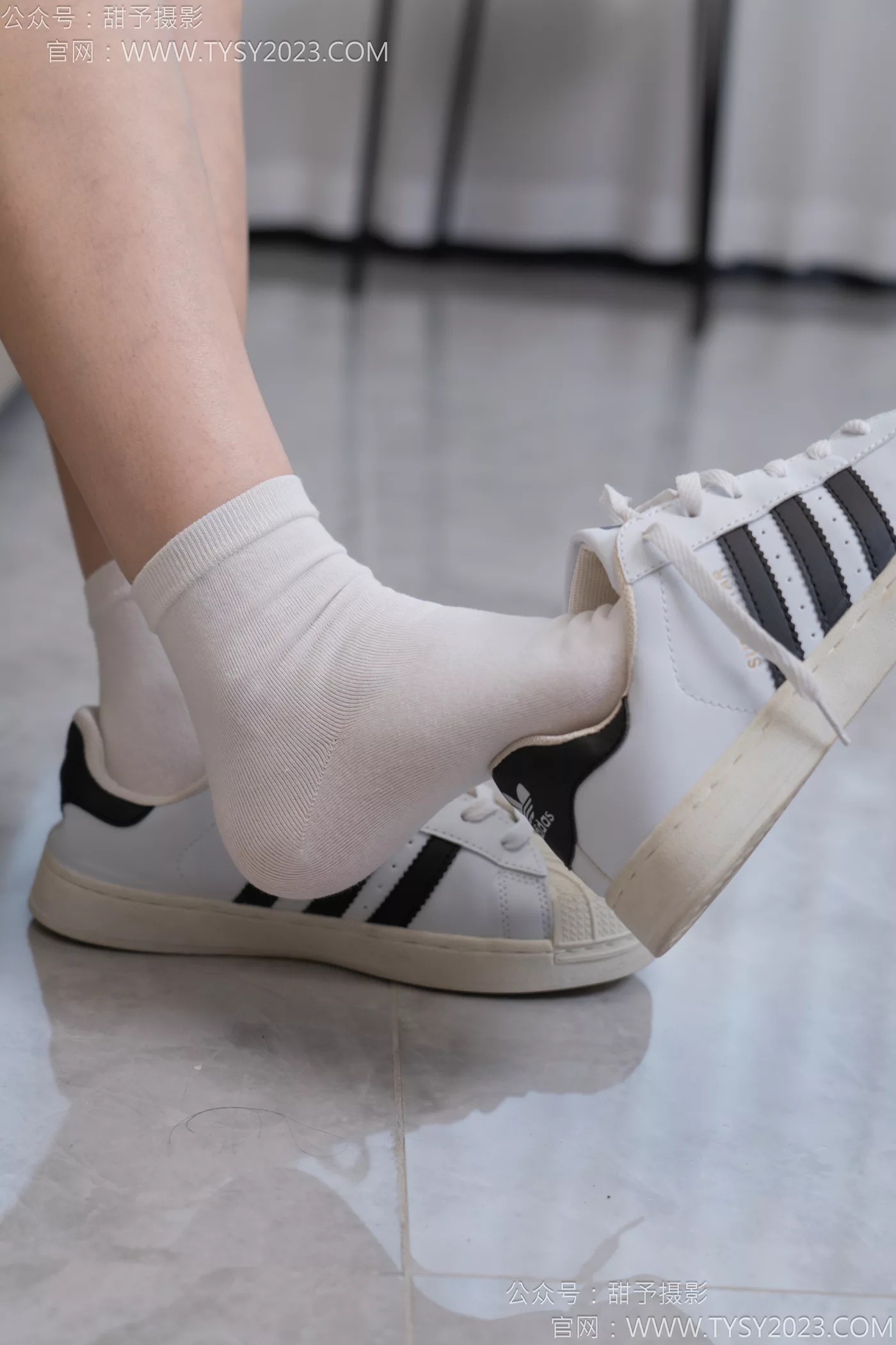 图片[46]-甜予摄影 NO.116 璇璇-板鞋、白棉袜、裸足[128P] – 速更版-美库