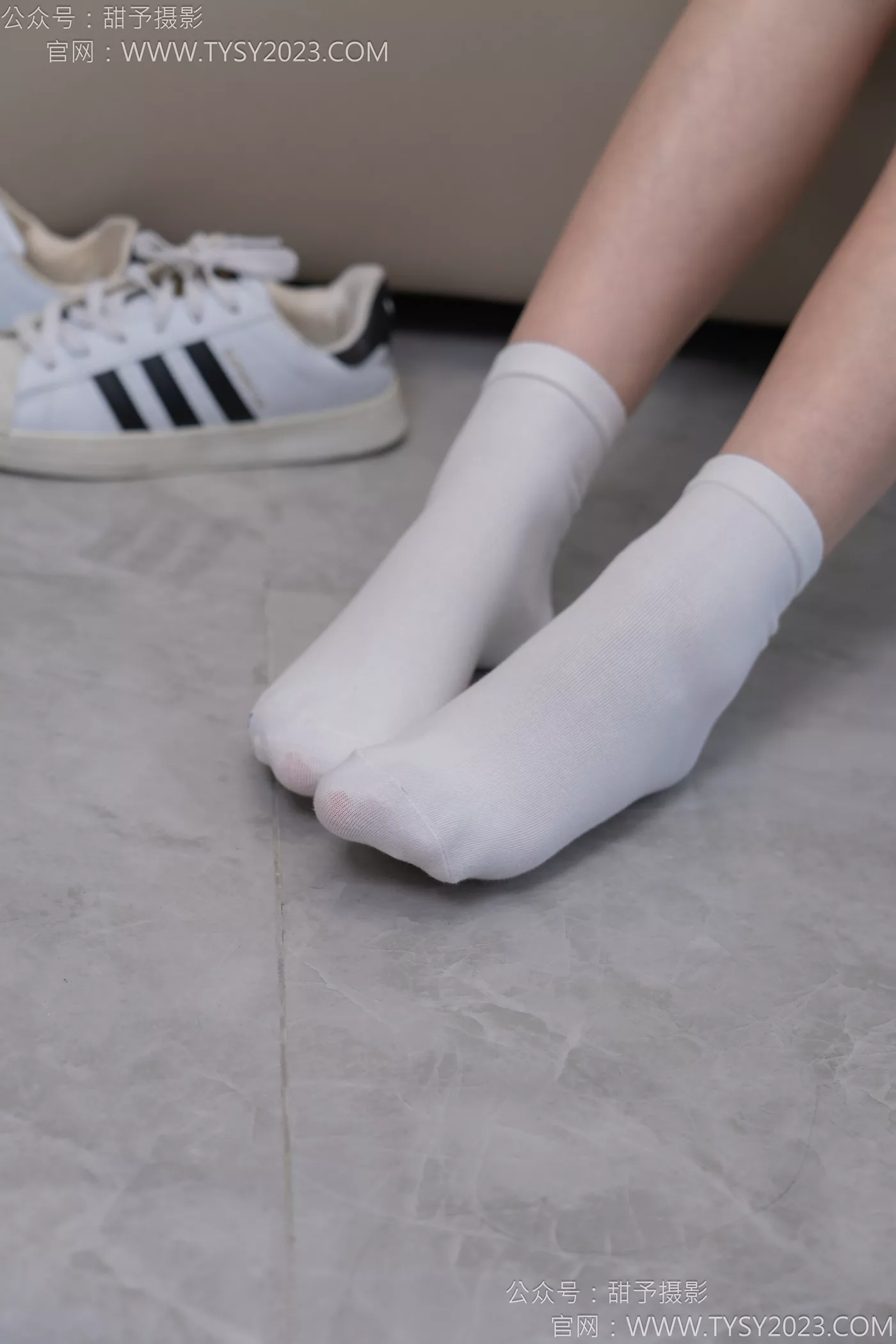 图片[59]-甜予摄影 NO.116 璇璇-板鞋、白棉袜、裸足[128P] – 速更版-美库