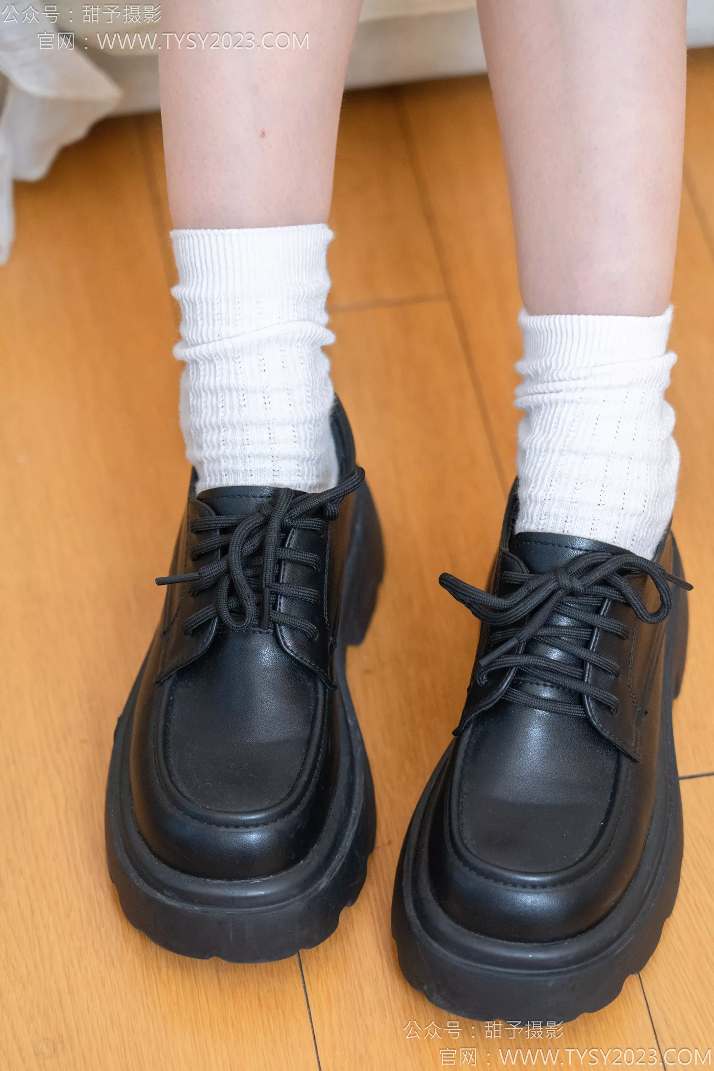 图片[15]-甜予摄影 NO.117 闺蜜-皮鞋、板鞋、双白棉袜、双裸足[141P] – 速更版-美库