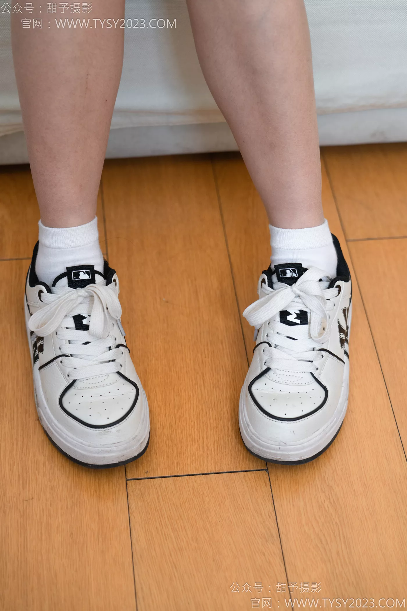 图片[29]-甜予摄影 NO.117 闺蜜-皮鞋、板鞋、双白棉袜、双裸足[141P] – 速更版-美库