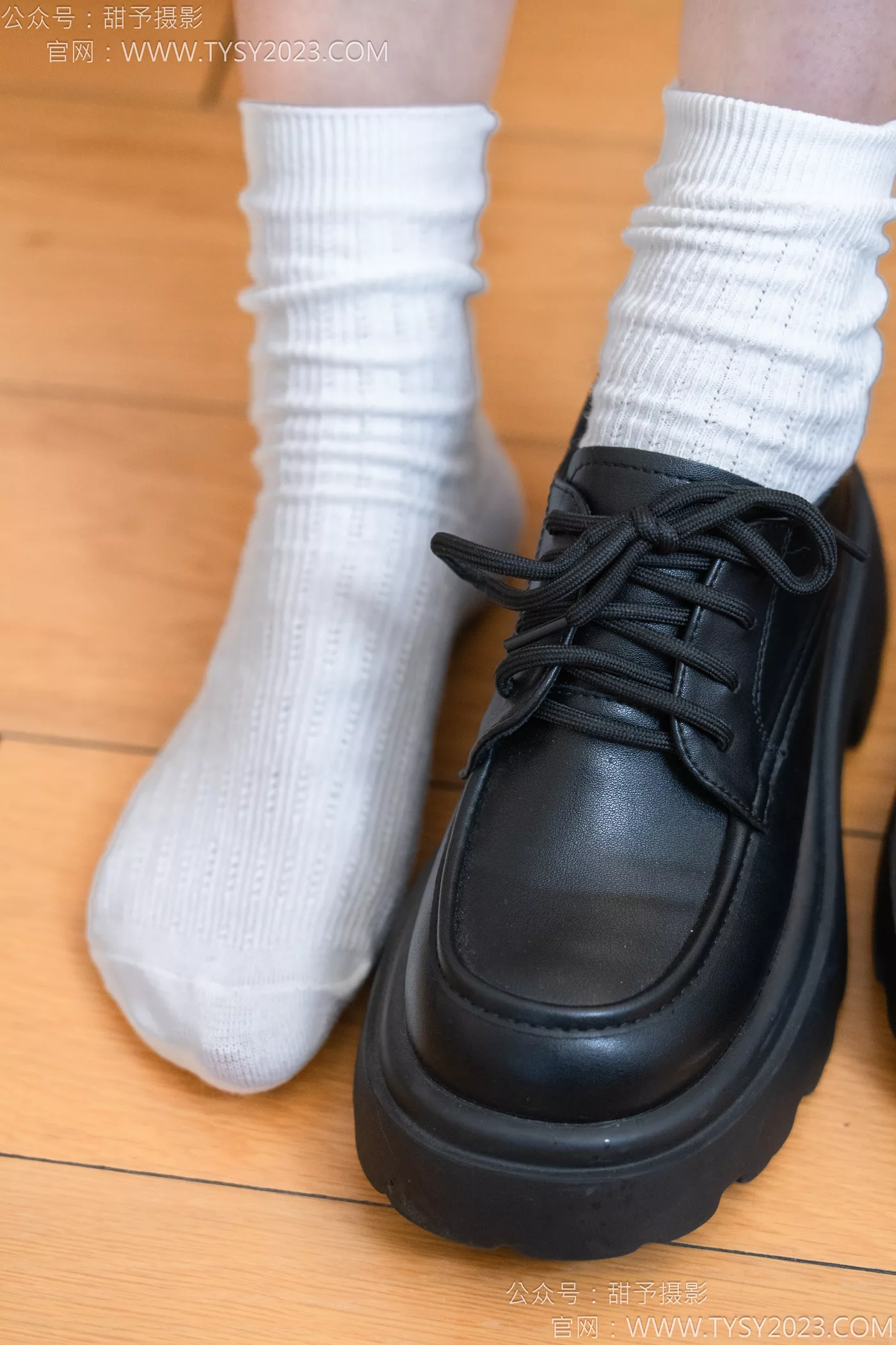 图片[46]-甜予摄影 NO.117 闺蜜-皮鞋、板鞋、双白棉袜、双裸足[141P] – 速更版-美库