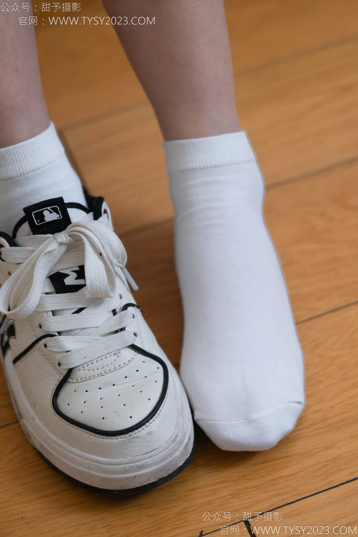 图片[54]-甜予摄影 NO.117 闺蜜-皮鞋、板鞋、双白棉袜、双裸足[141P] – 速更版-美库