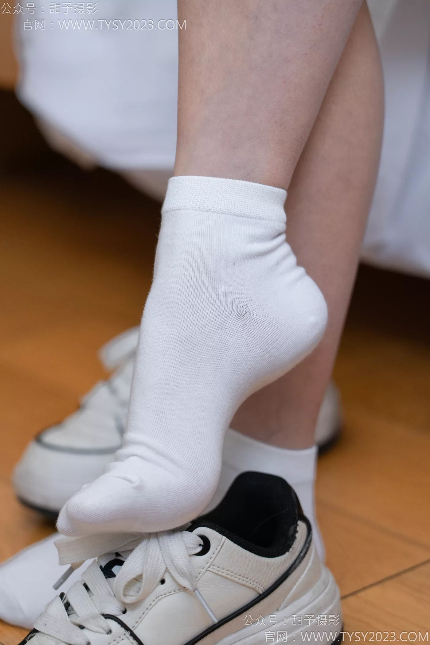 图片[57]-甜予摄影 NO.117 闺蜜-皮鞋、板鞋、双白棉袜、双裸足[141P] – 速更版-美库