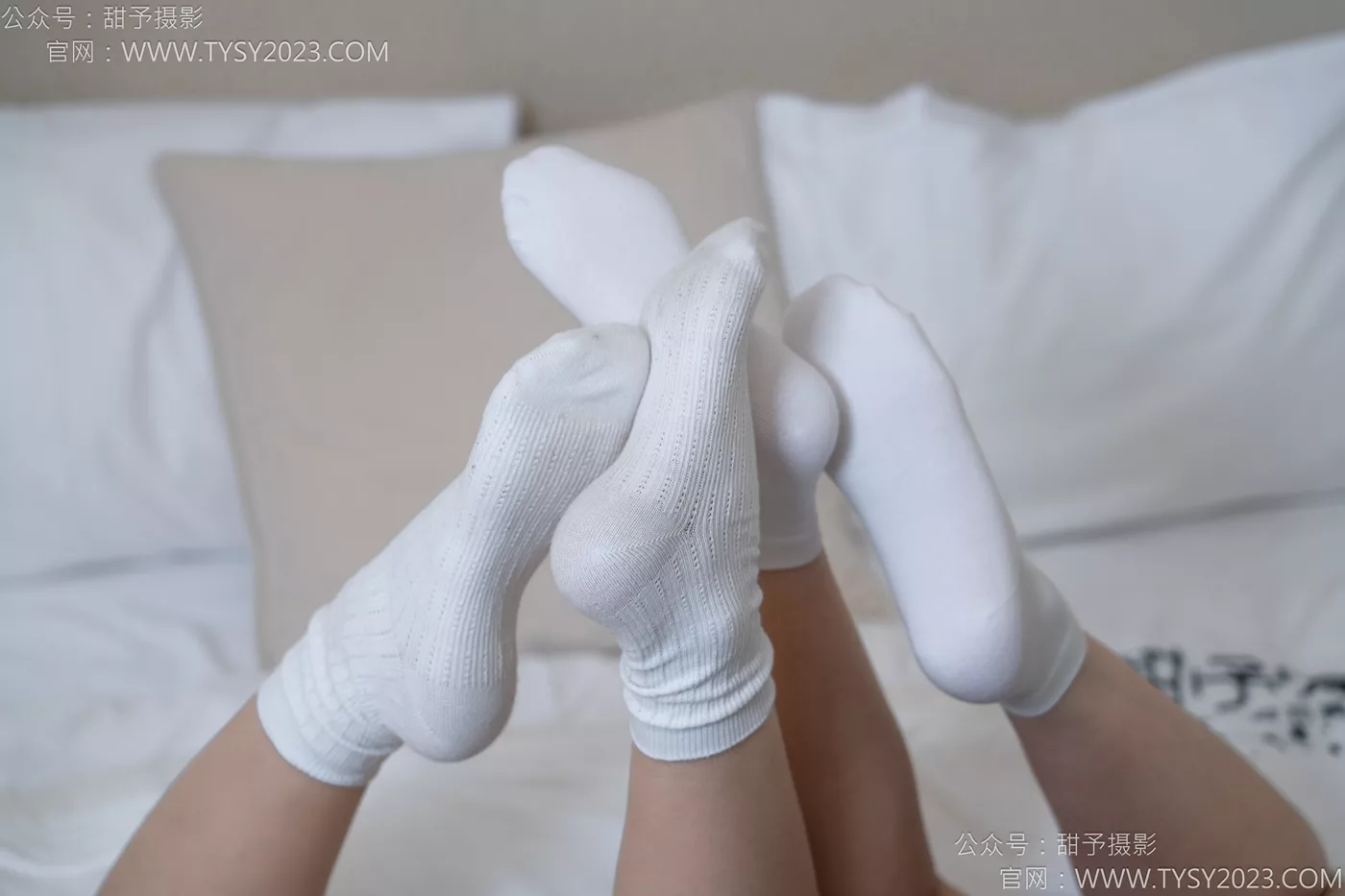 图片[80]-甜予摄影 NO.117 闺蜜-皮鞋、板鞋、双白棉袜、双裸足[141P] – 速更版-美库