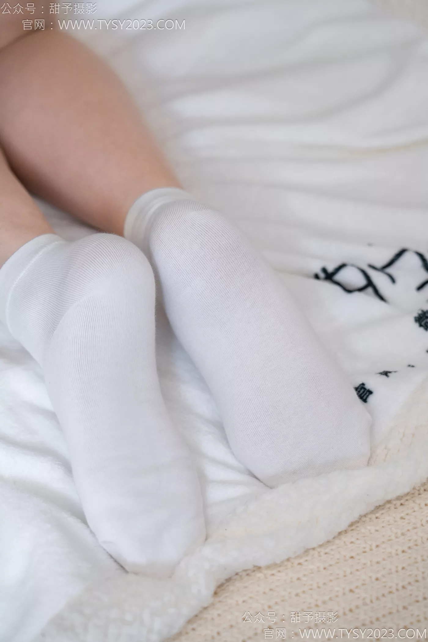 图片[87]-甜予摄影 NO.117 闺蜜-皮鞋、板鞋、双白棉袜、双裸足[141P] – 速更版-美库