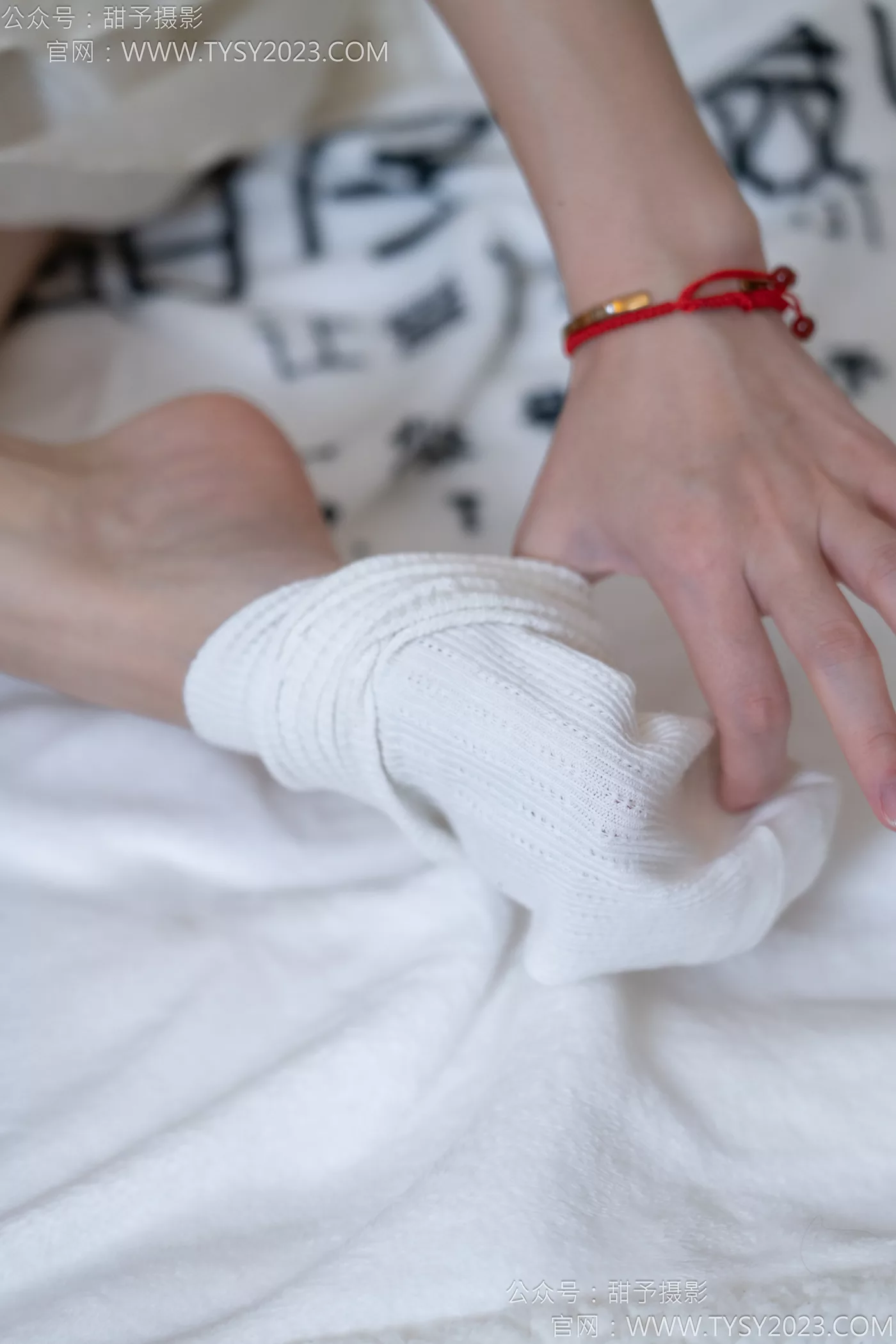 图片[93]-甜予摄影 NO.117 闺蜜-皮鞋、板鞋、双白棉袜、双裸足[141P] – 速更版-美库