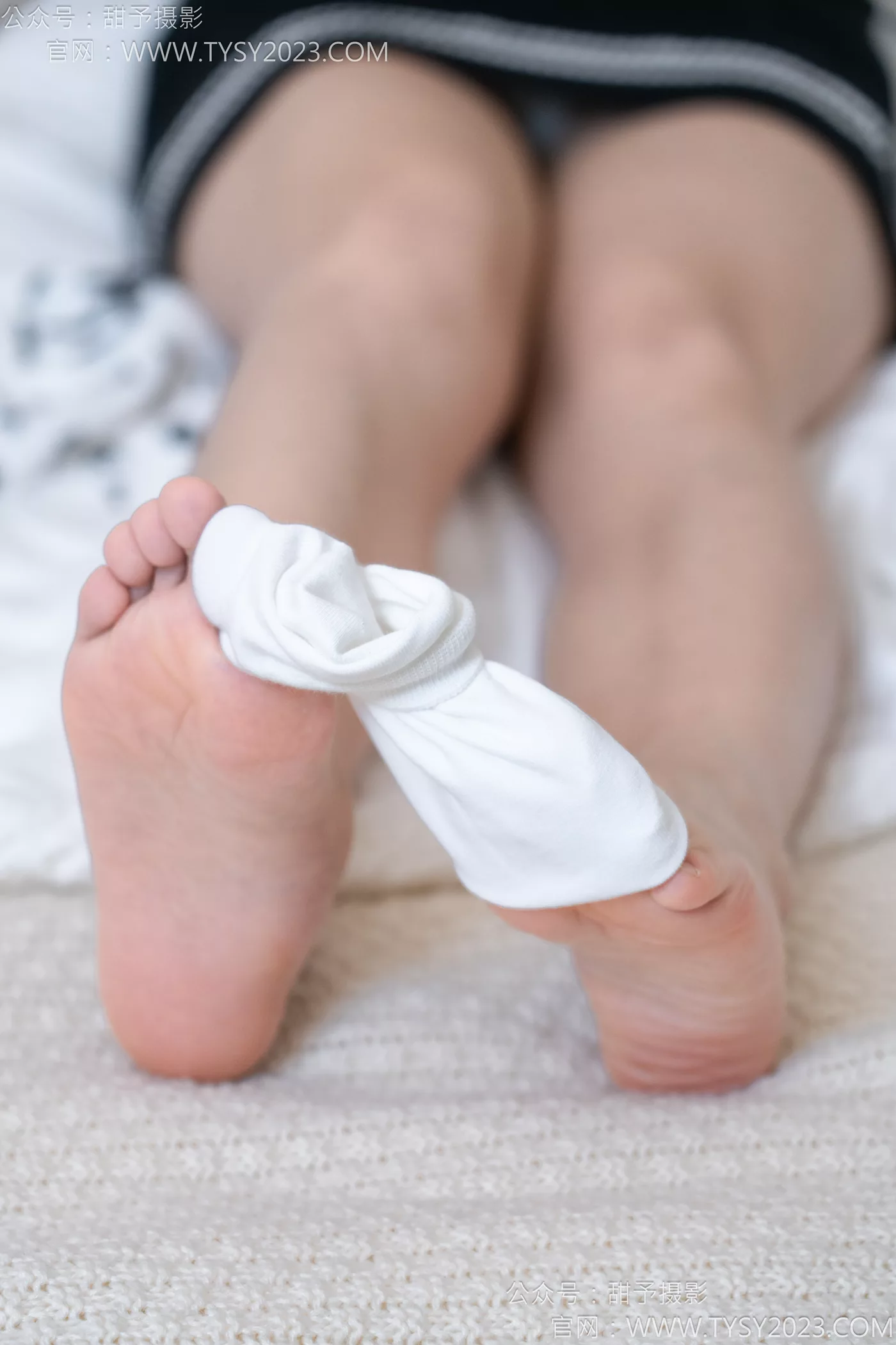 图片[108]-甜予摄影 NO.117 闺蜜-皮鞋、板鞋、双白棉袜、双裸足[141P] – 速更版-美库