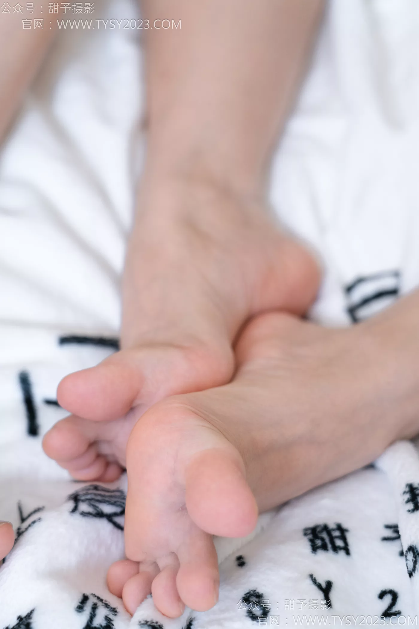 图片[116]-甜予摄影 NO.117 闺蜜-皮鞋、板鞋、双白棉袜、双裸足[141P] – 速更版-美库