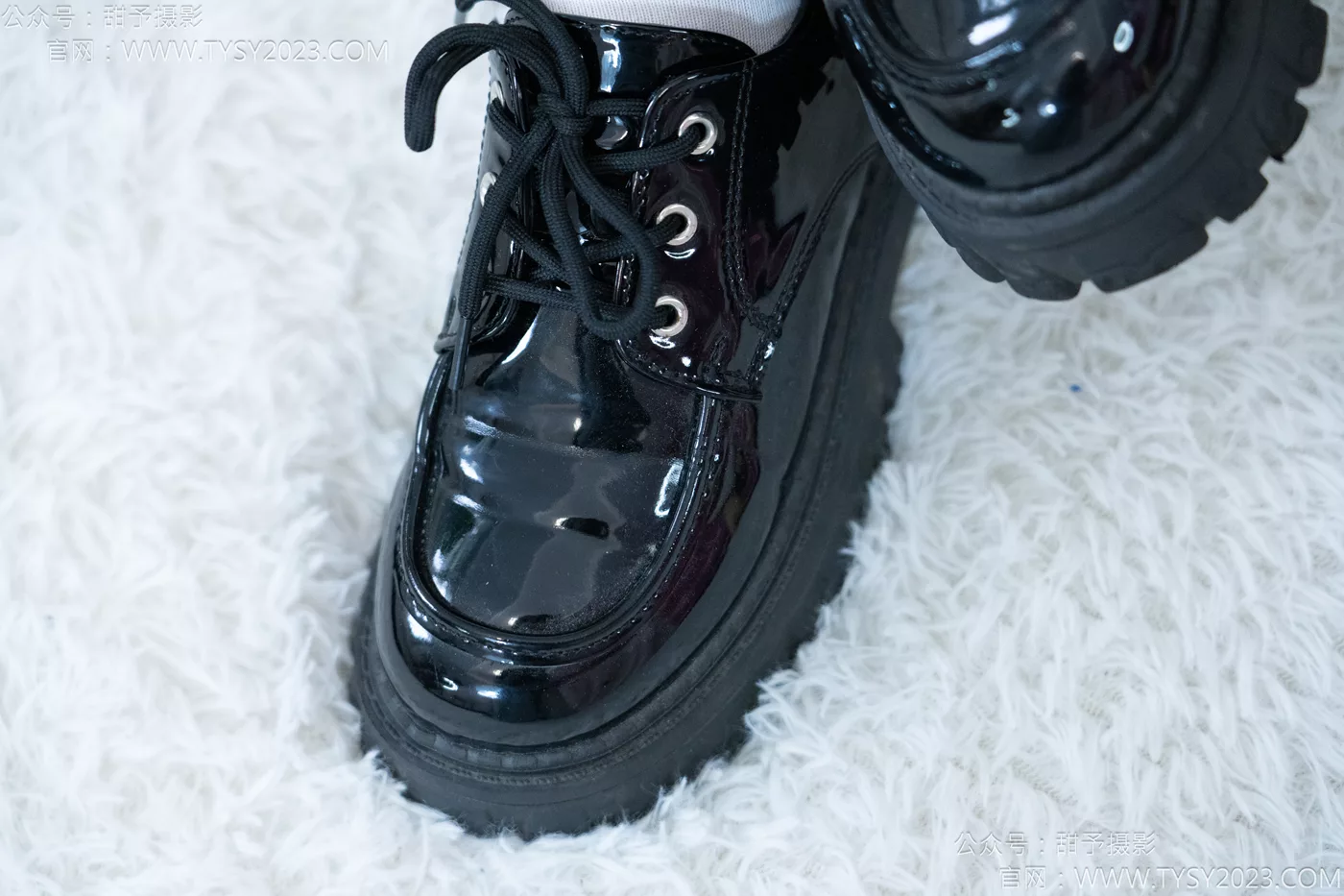 图片[15]-甜予摄影 NO.118 土豆-皮鞋、白棉袜、裸足[121P] – 速更版-美库