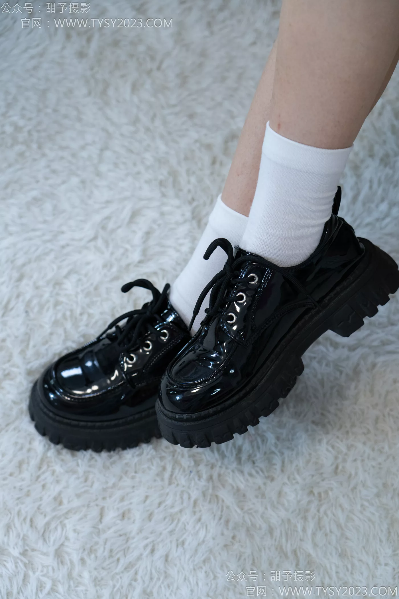 图片[17]-甜予摄影 NO.118 土豆-皮鞋、白棉袜、裸足[121P] – 速更版-美库