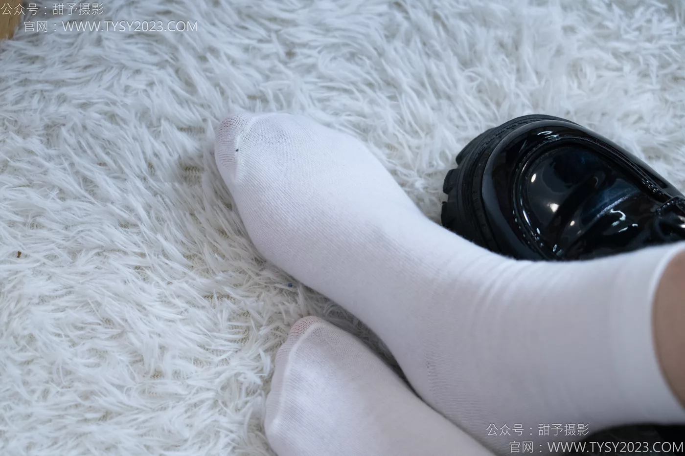 图片[39]-甜予摄影 NO.118 土豆-皮鞋、白棉袜、裸足[121P] – 速更版-美库