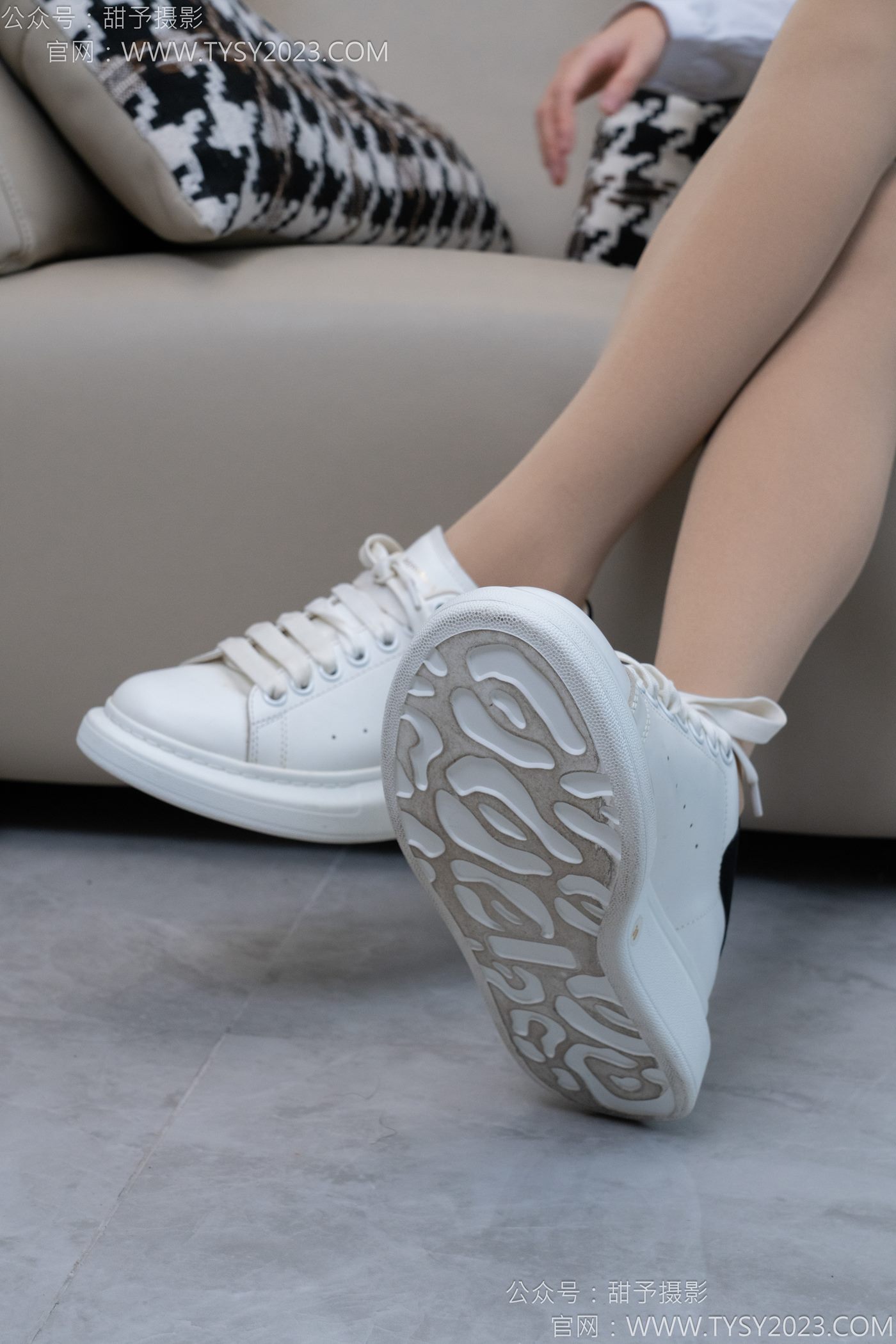 图片[32]-甜予摄影完整版-120期：思思-板鞋、高跟鞋，厚肉丝 [132P] – 速更版-美库