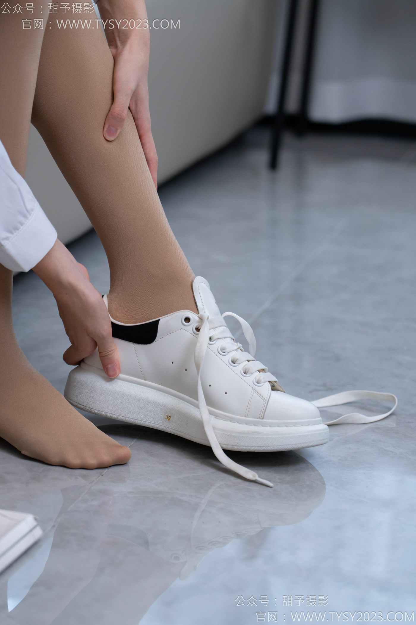 图片[71]-甜予摄影完整版-120期：思思-板鞋、高跟鞋，厚肉丝 [132P] – 速更版-美库